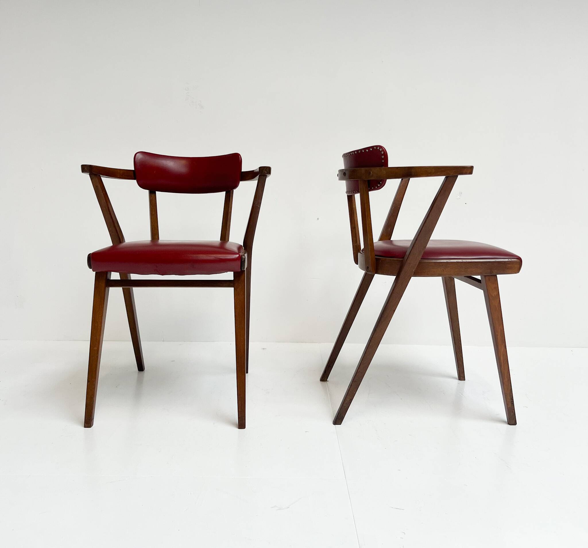 2 chaises modèle 209 par Thonet, années 1940