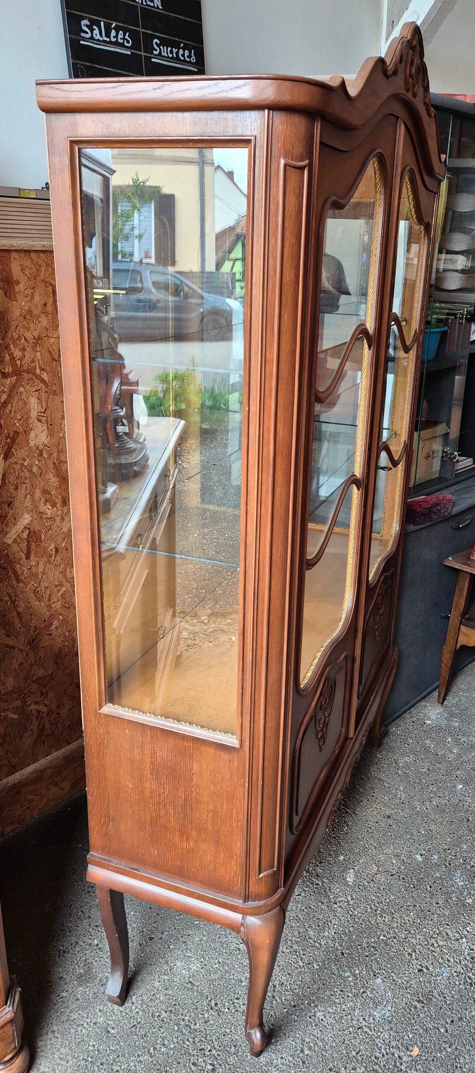 Two-door display cabinet