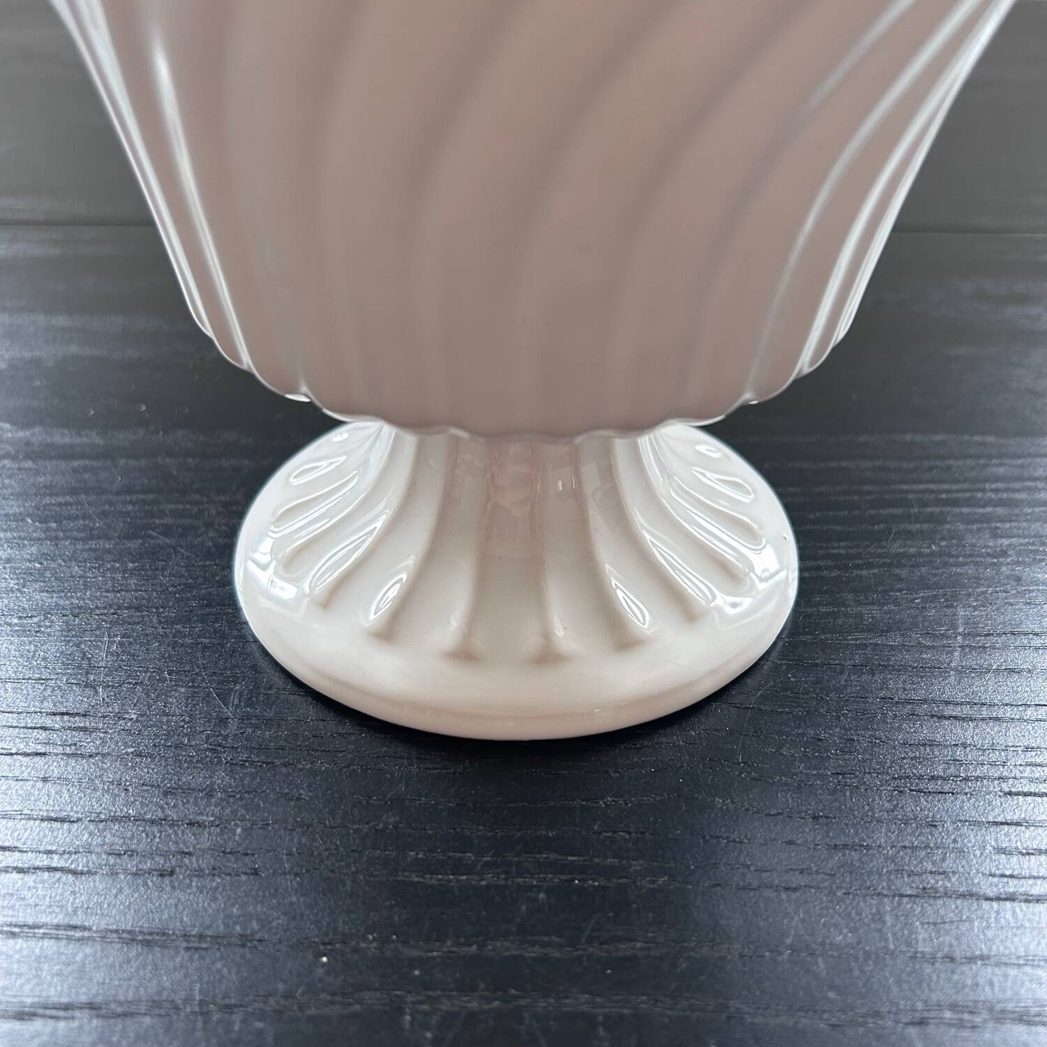 Twisted Scandinavian planter