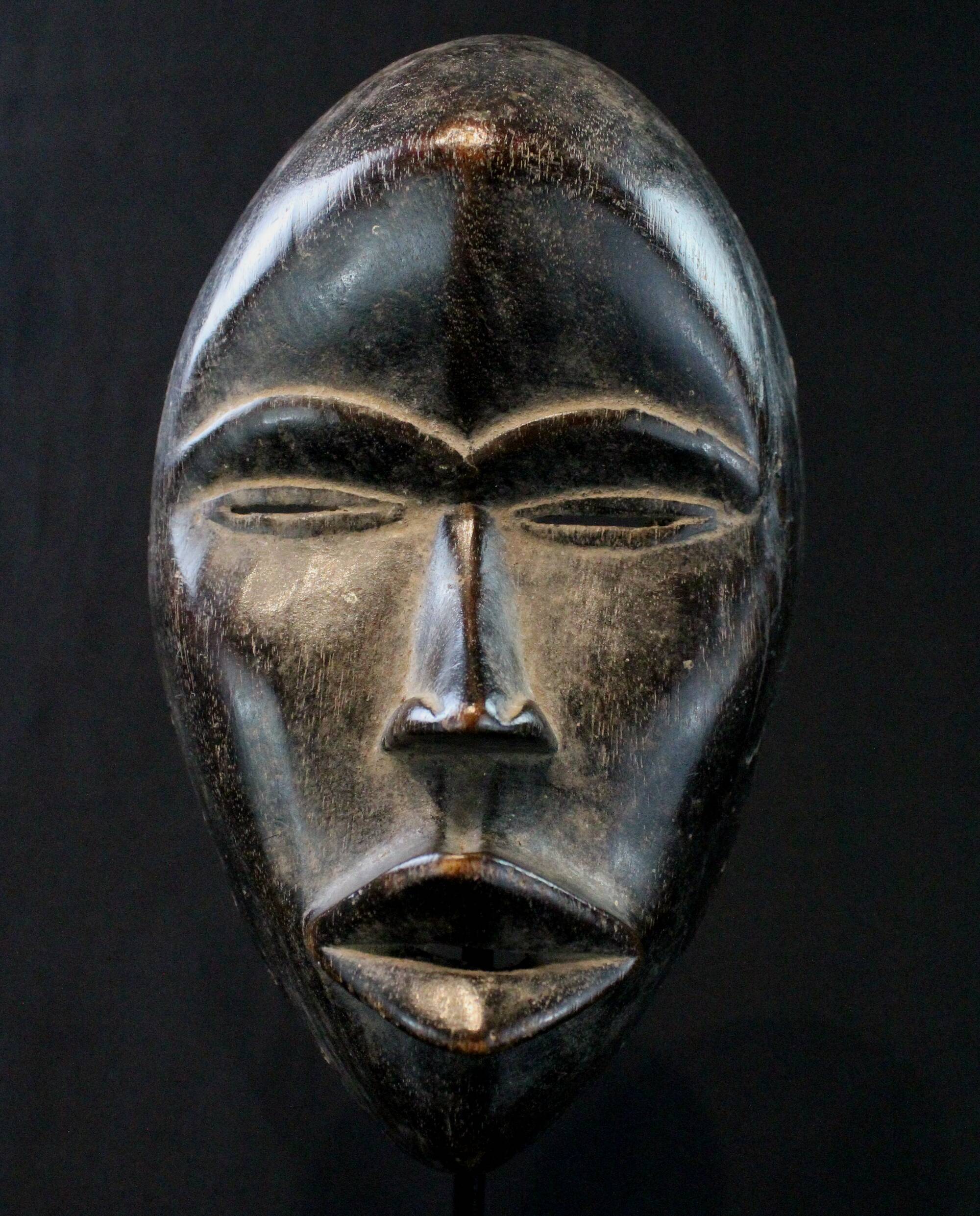 African Art - Old Dan Ethnic Running Mask - Ivory Coast - 22.5