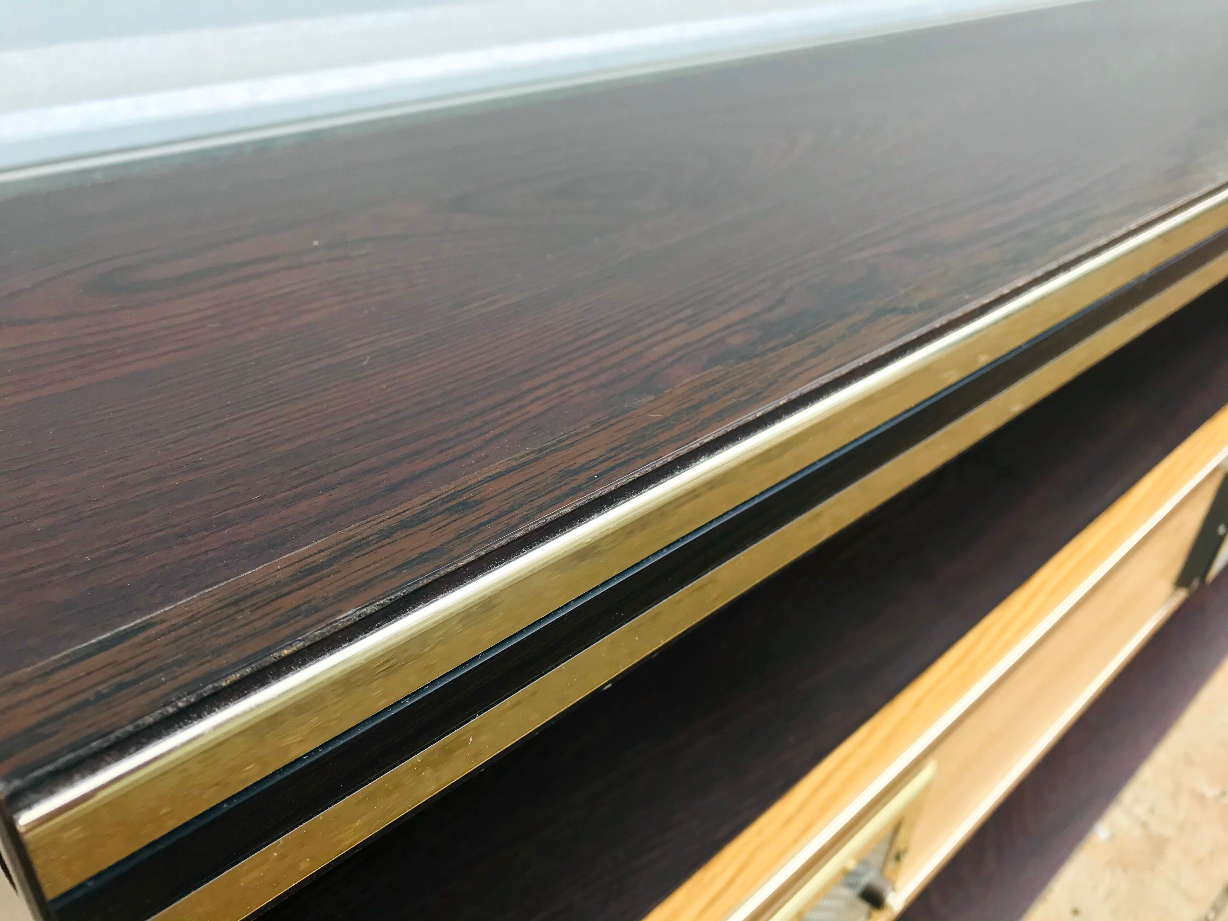 Wanda radio headboard