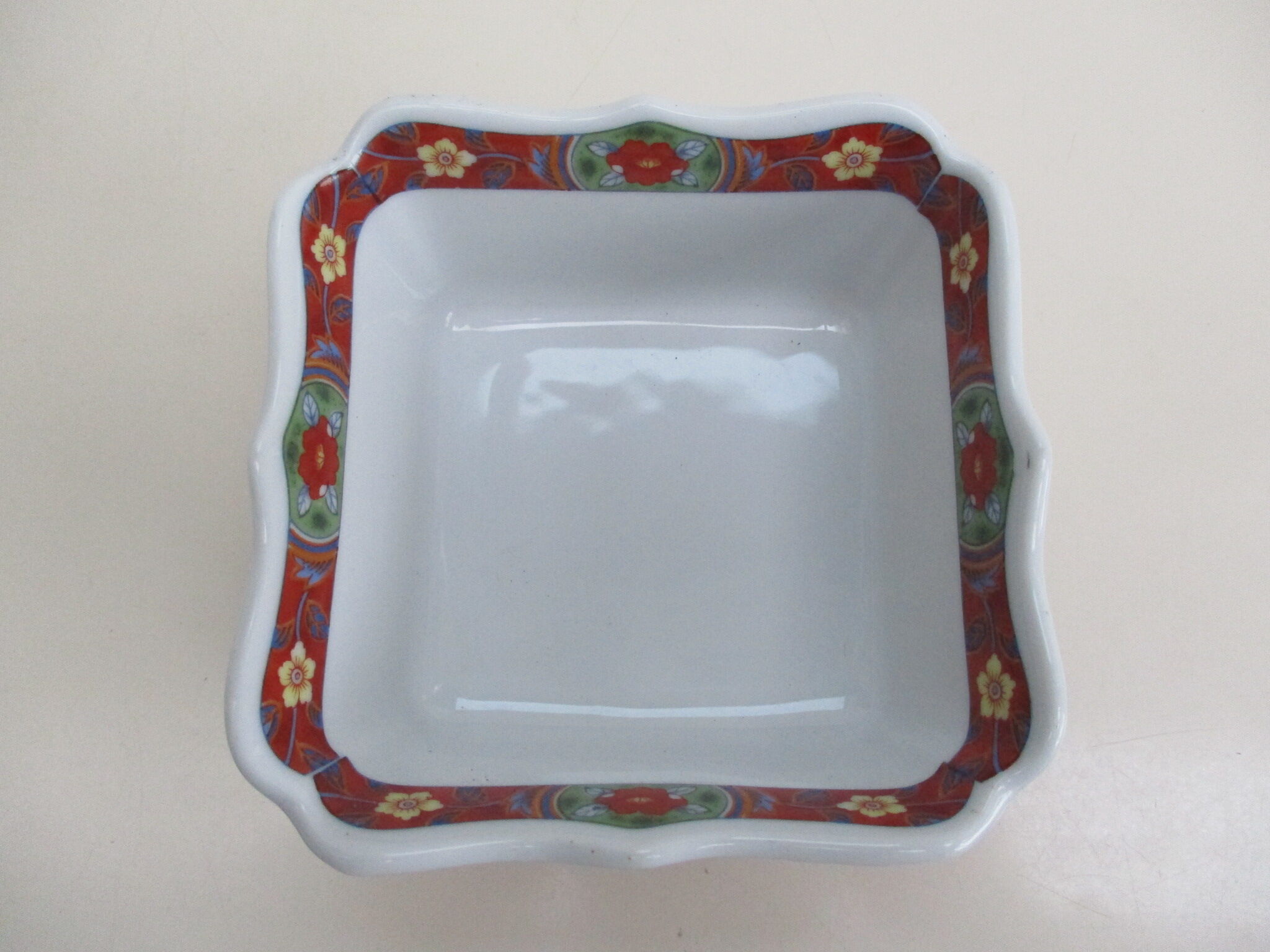 Square cup