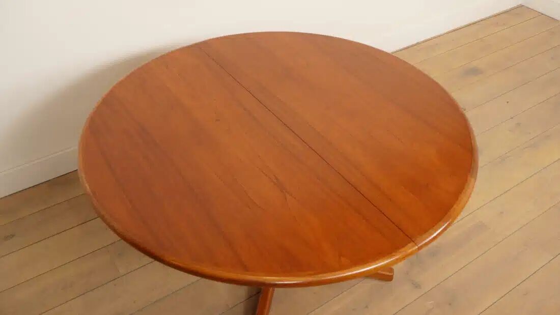 Vintage round dining table | extendable | teak | 121-173 cm