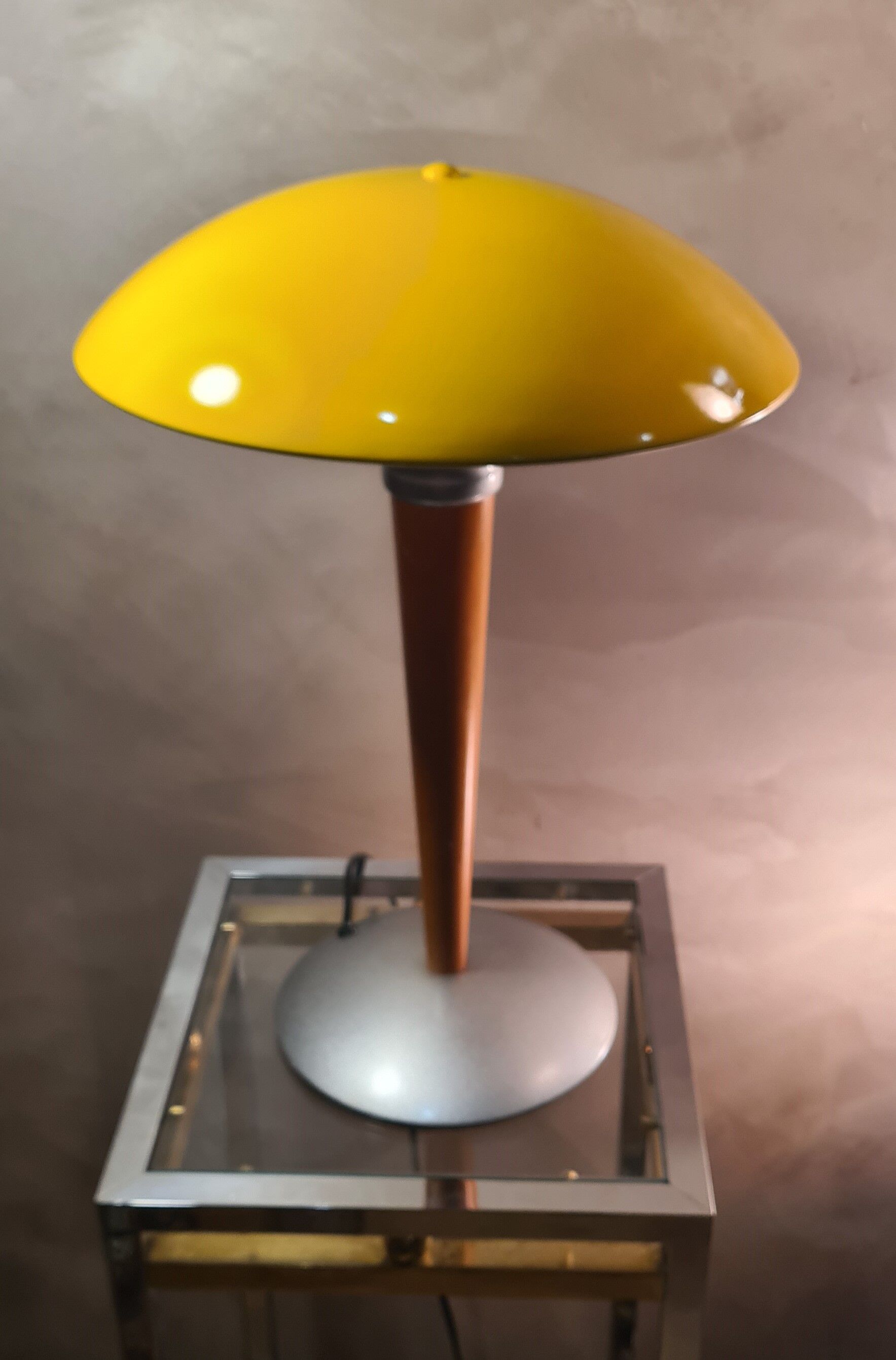 mushroom lamp said ocean liner 1975 a 85