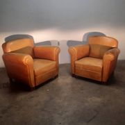 Pair of club shoes from the 1950s in tawny leather.