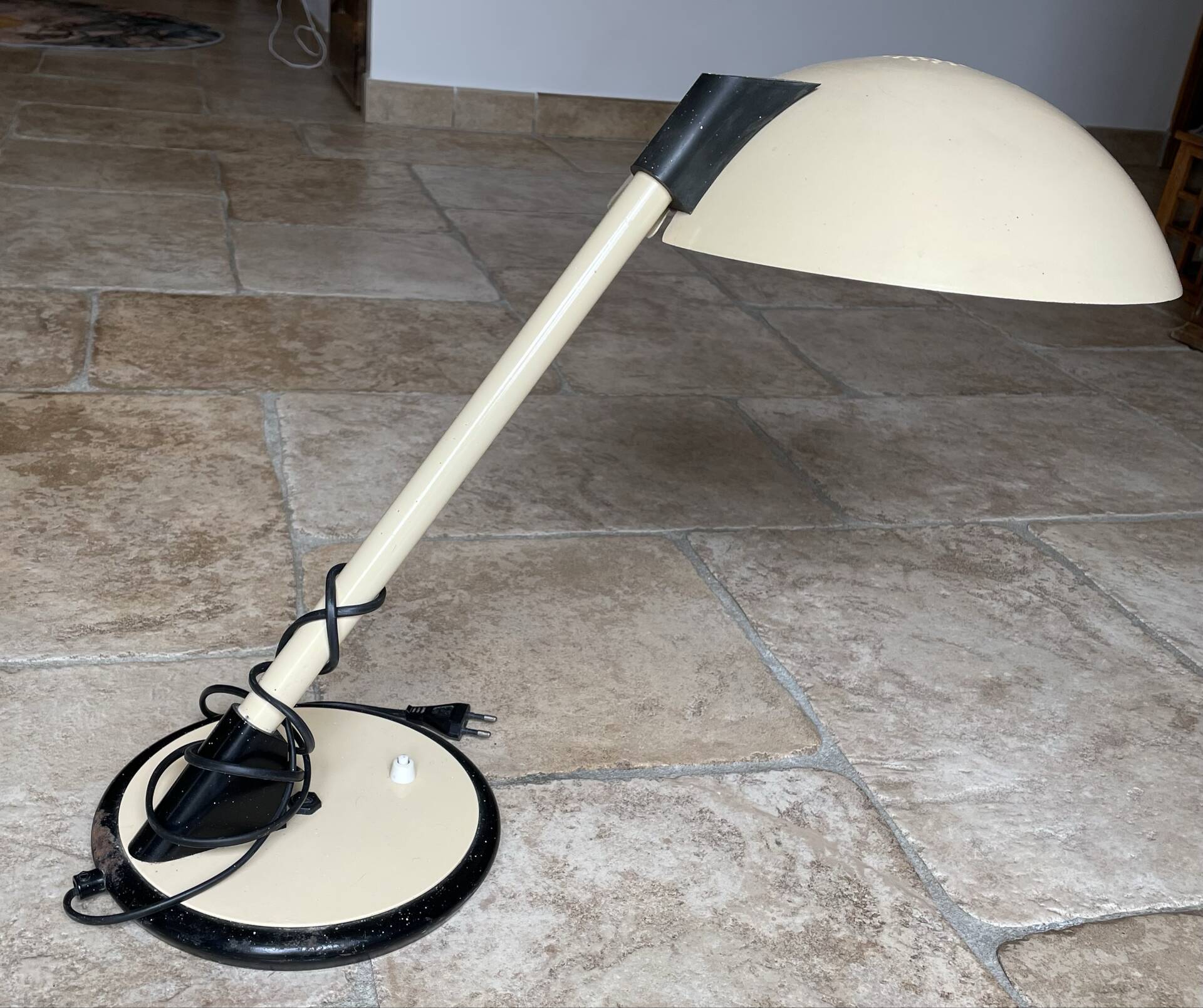 Desk lamp