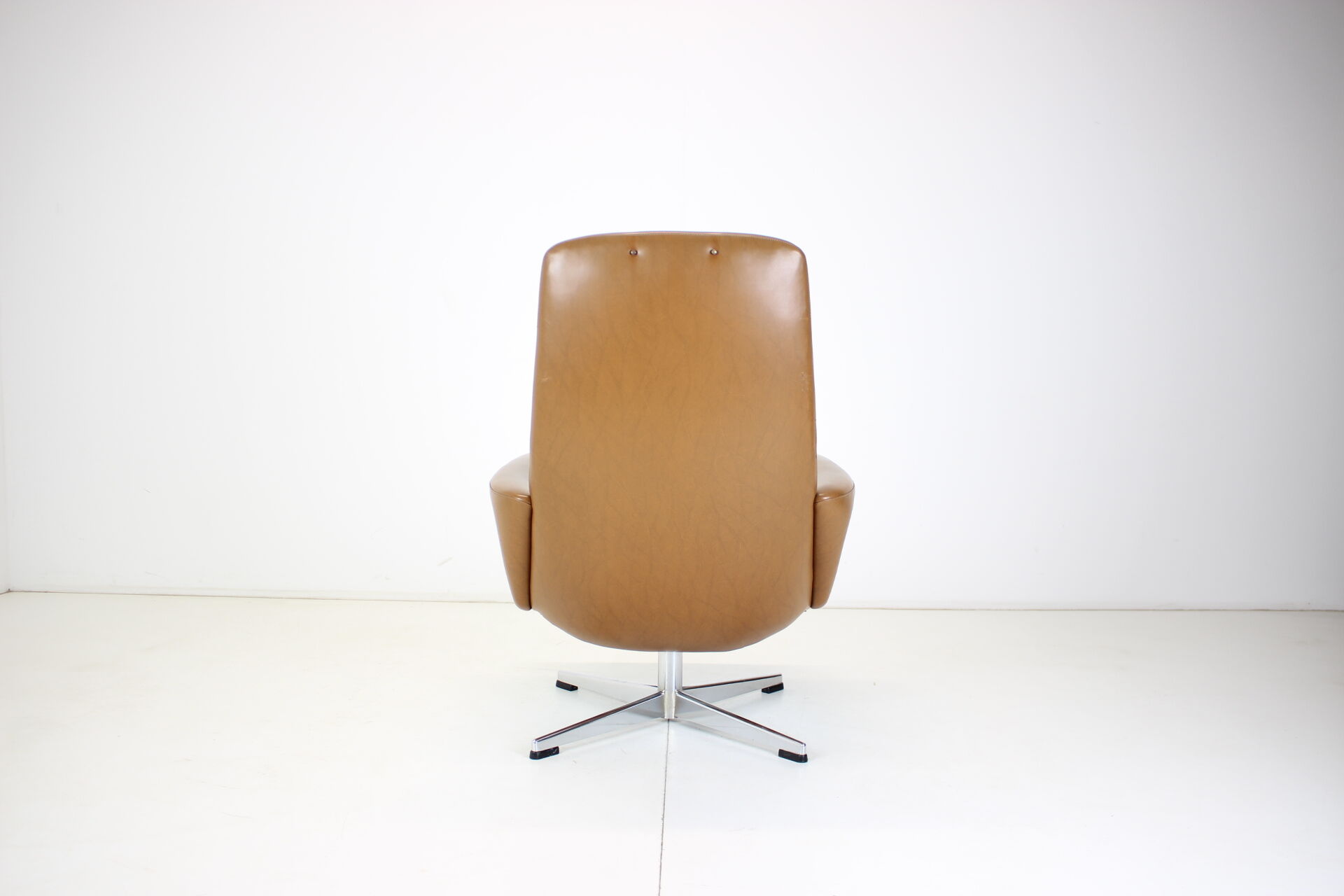 Midcentury Scandinavian Swivel Armchair, 1960s