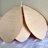 Suspension lotus flower petals