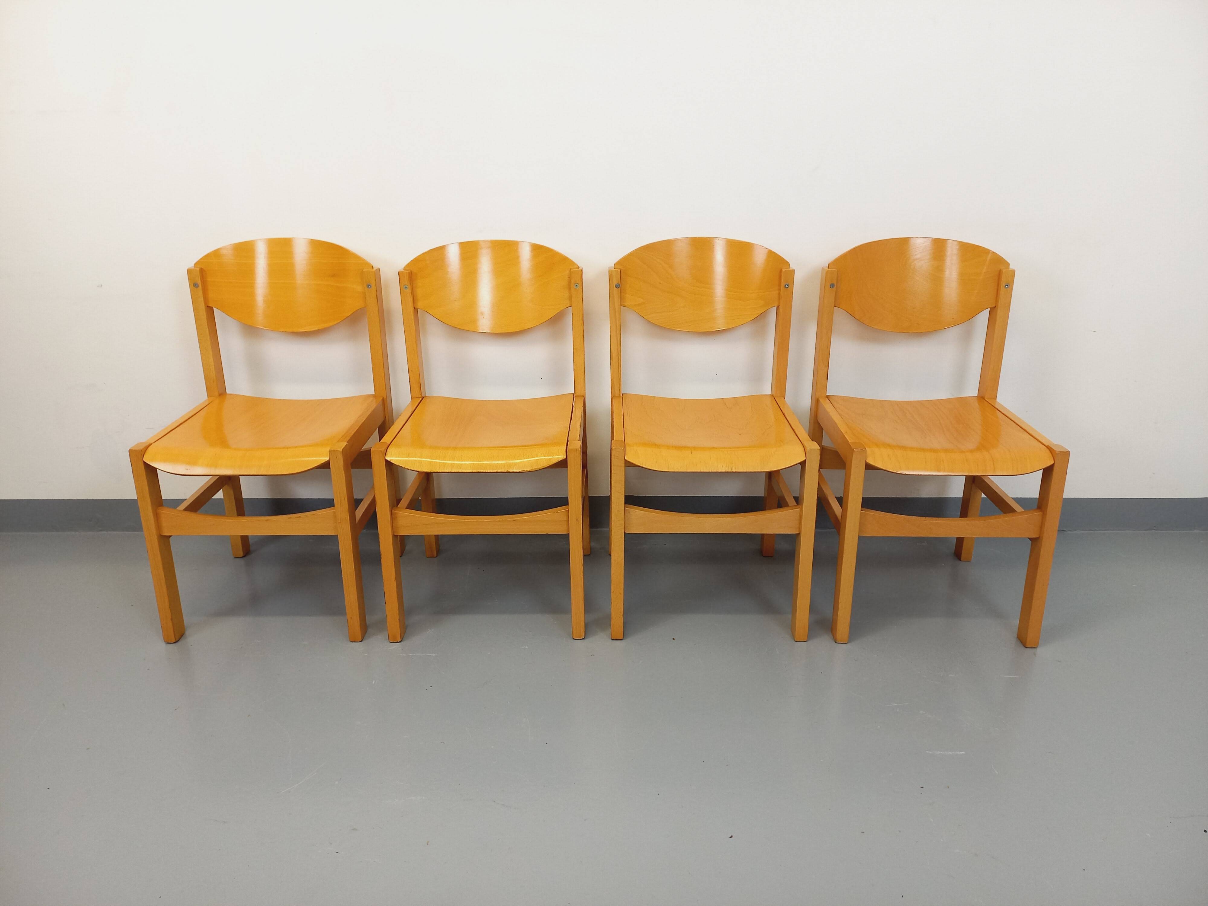 Set of 4 minimalist vintage beechwood chairs from the 80s