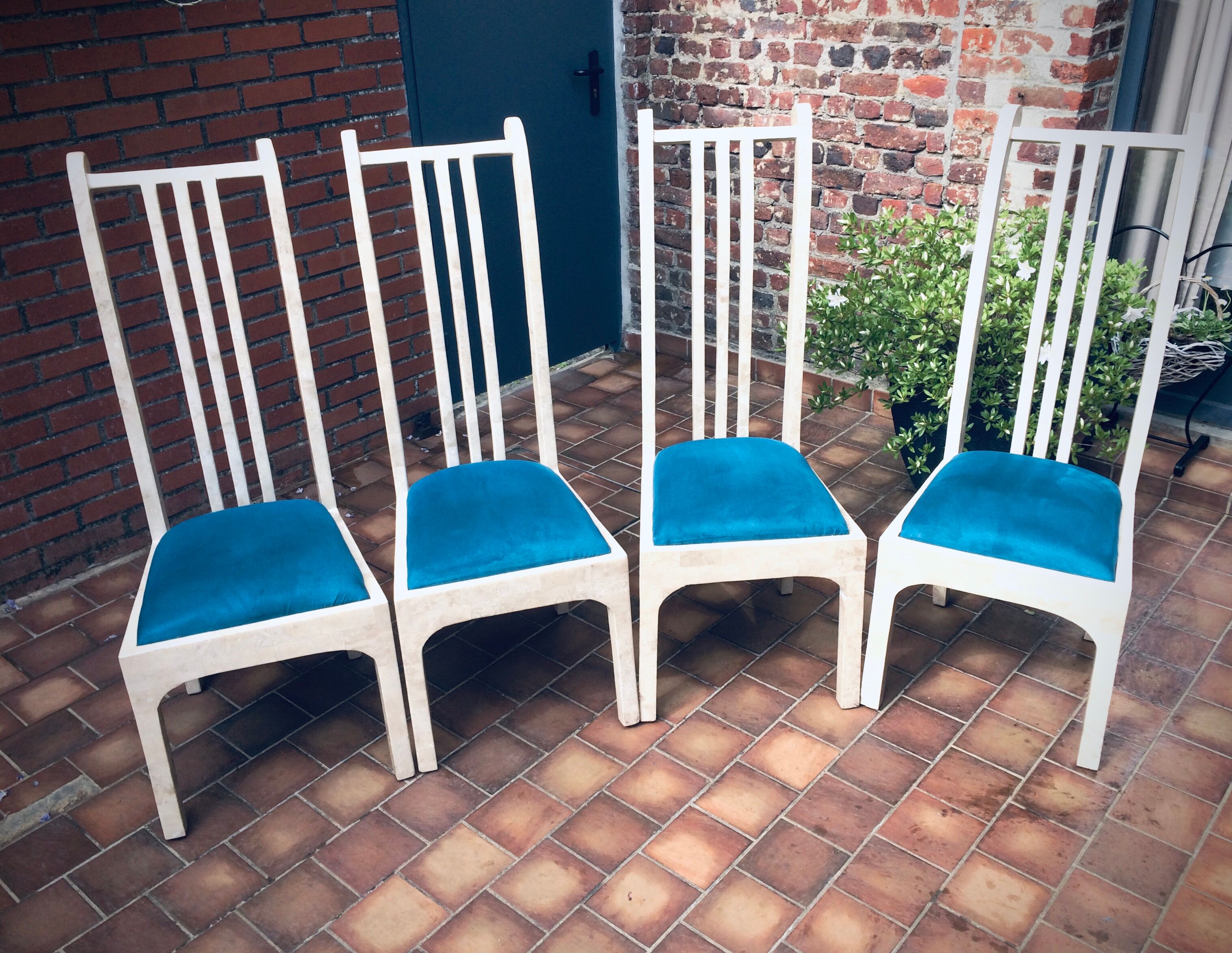 Chaises vintage et design en marbre blanc
