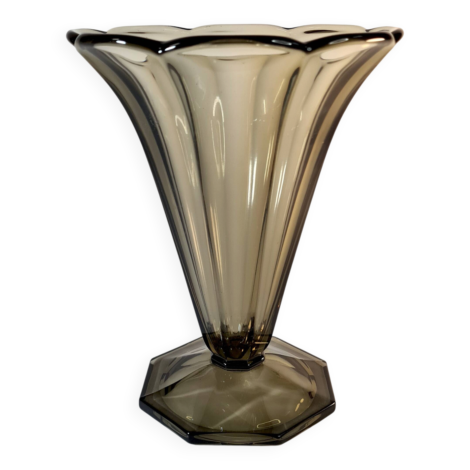 Art Deco tulip vase in smoked glass – Czechoslovak elegance 🇨🇿
