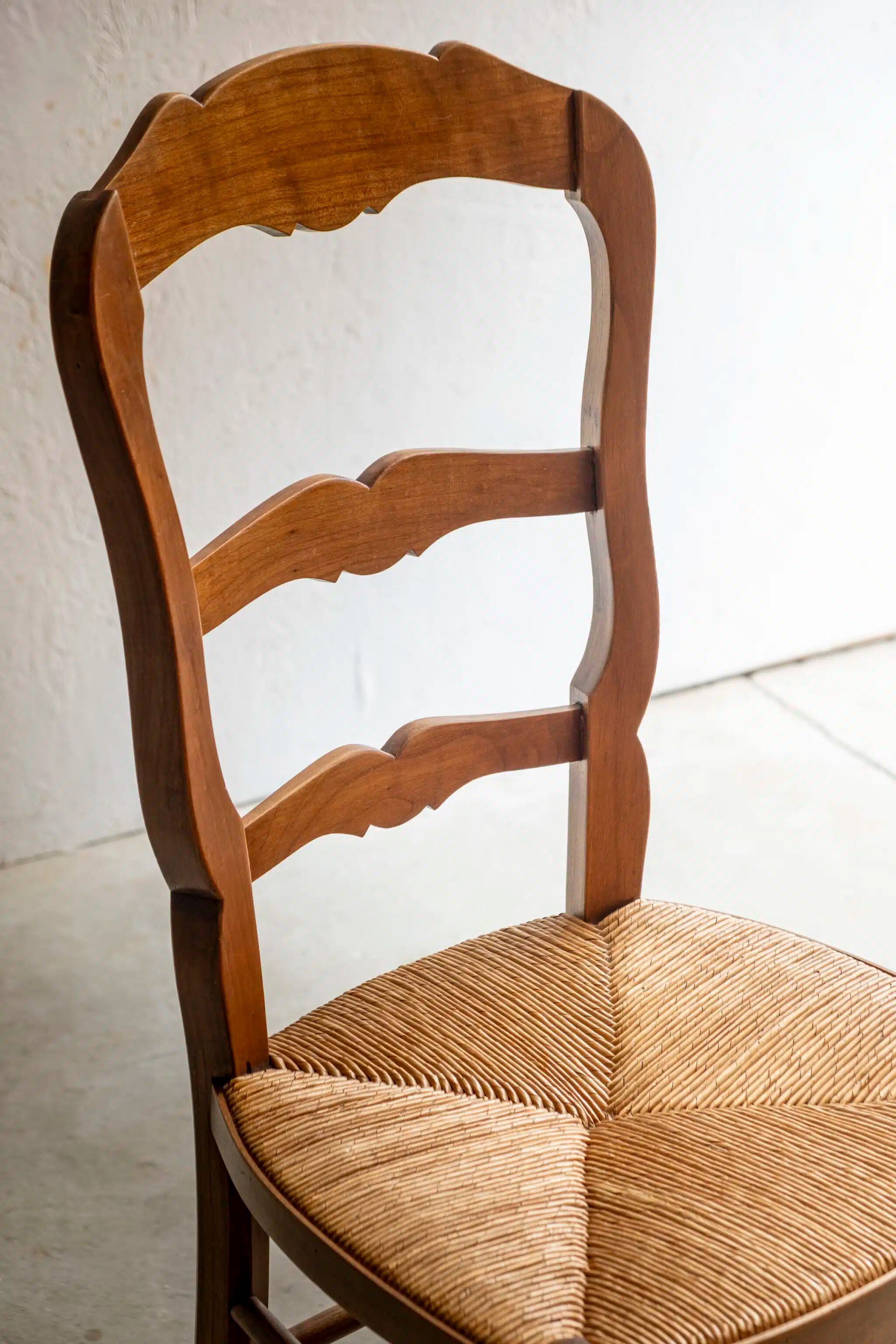 Chaise en bois « Lucile »
