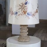 Lampe en pierre, abat-jour façon herbier, années 60