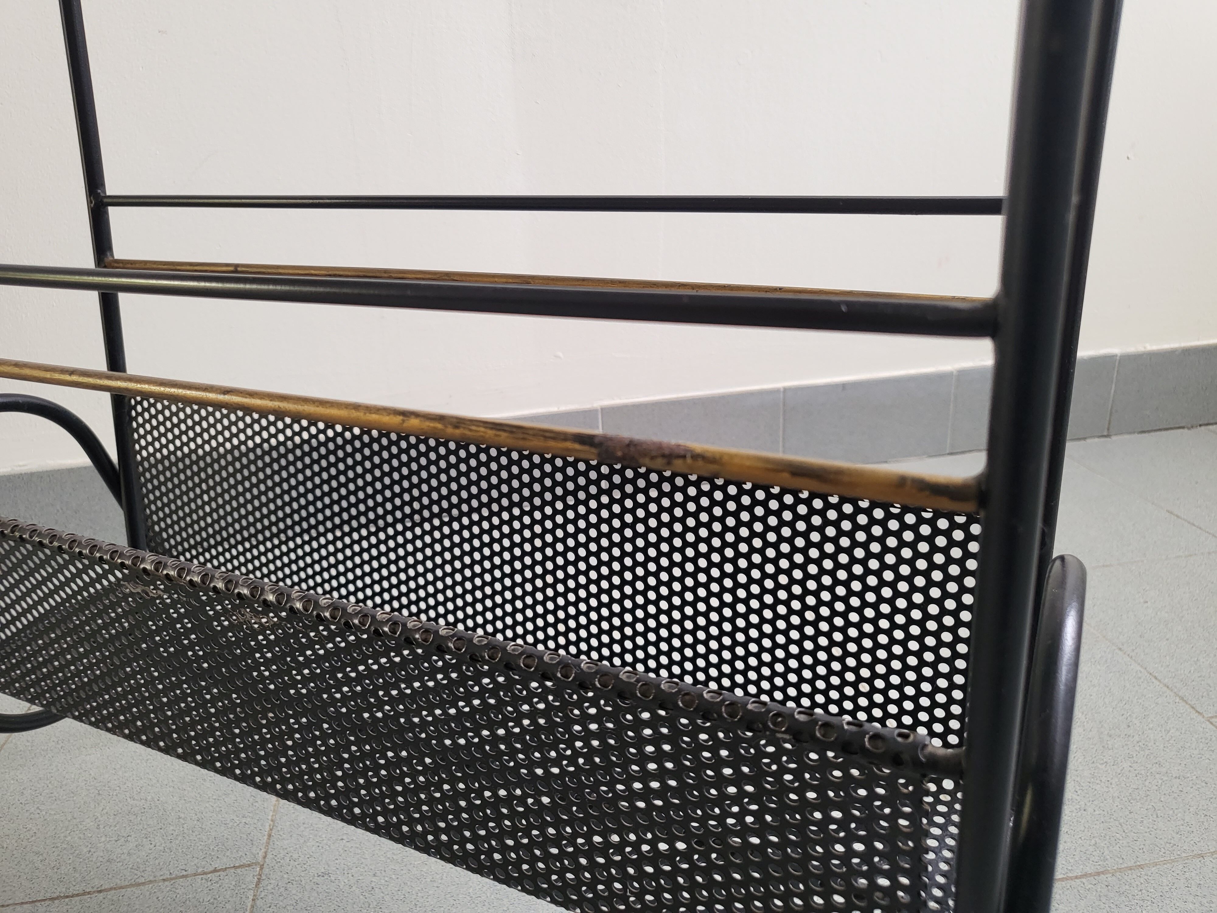 Table d'appoint porte-revues vintage 1950