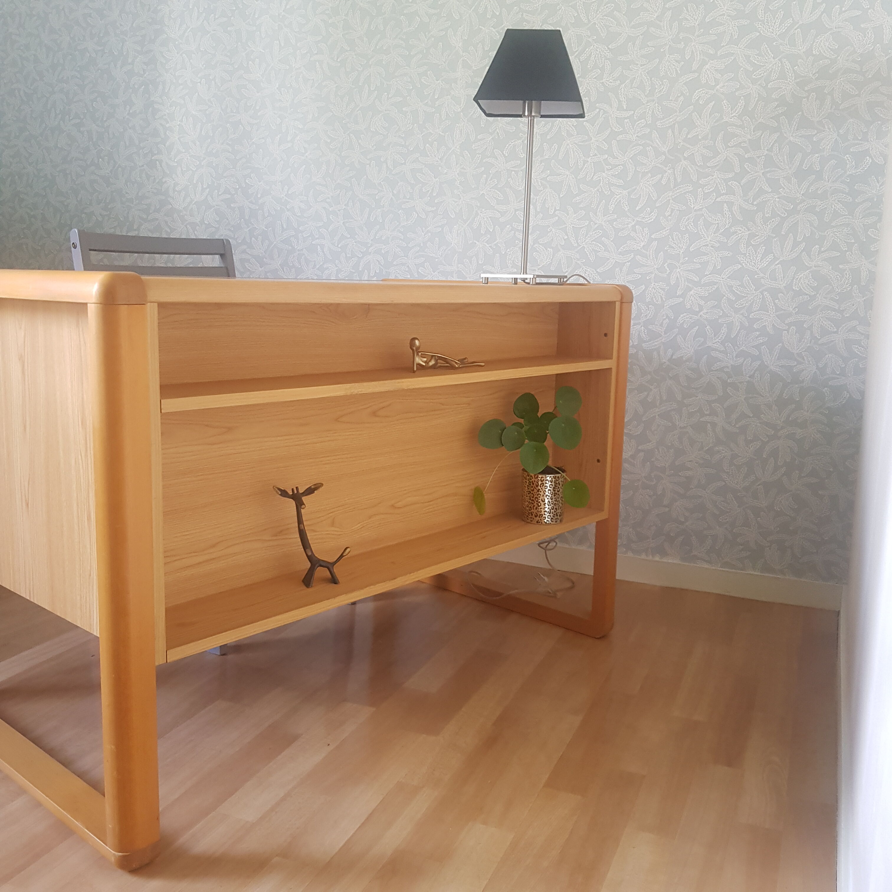 80s desk
