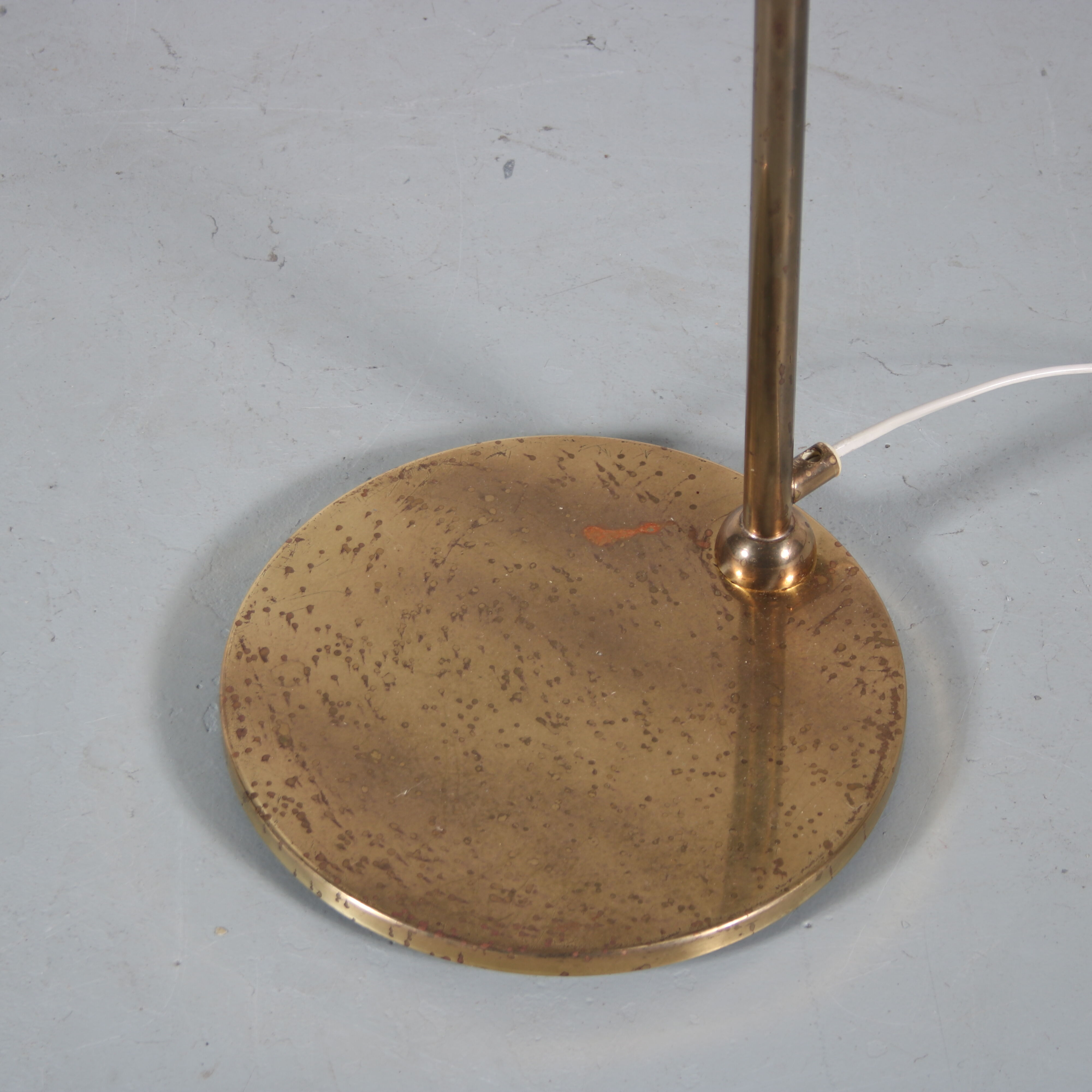 Lampadaire en laiton des années 1950 par Oia, Suède