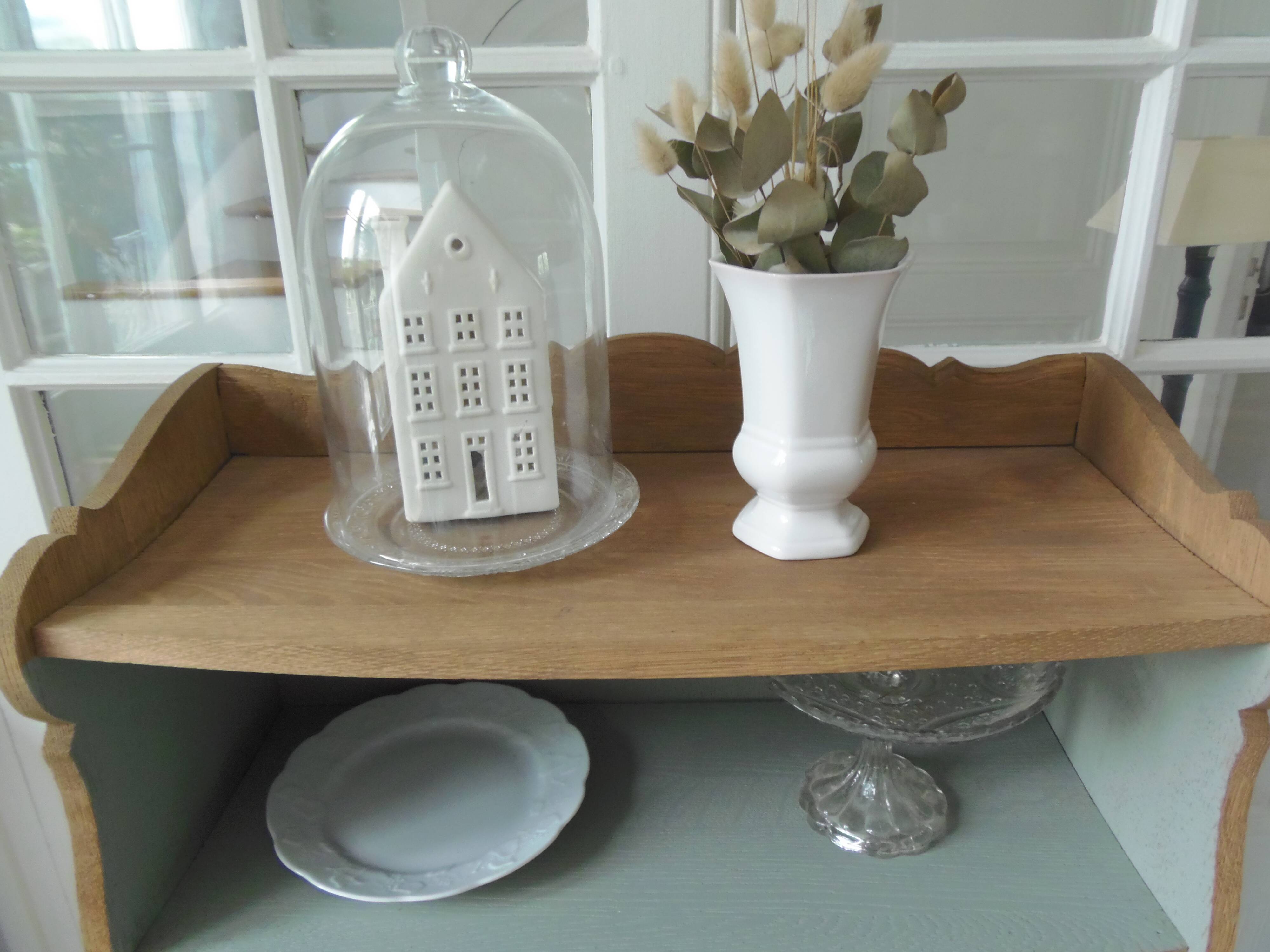 Small vintage bookcase, 5 fixed shelves, interior sublimated in verdigris, waxed finish.