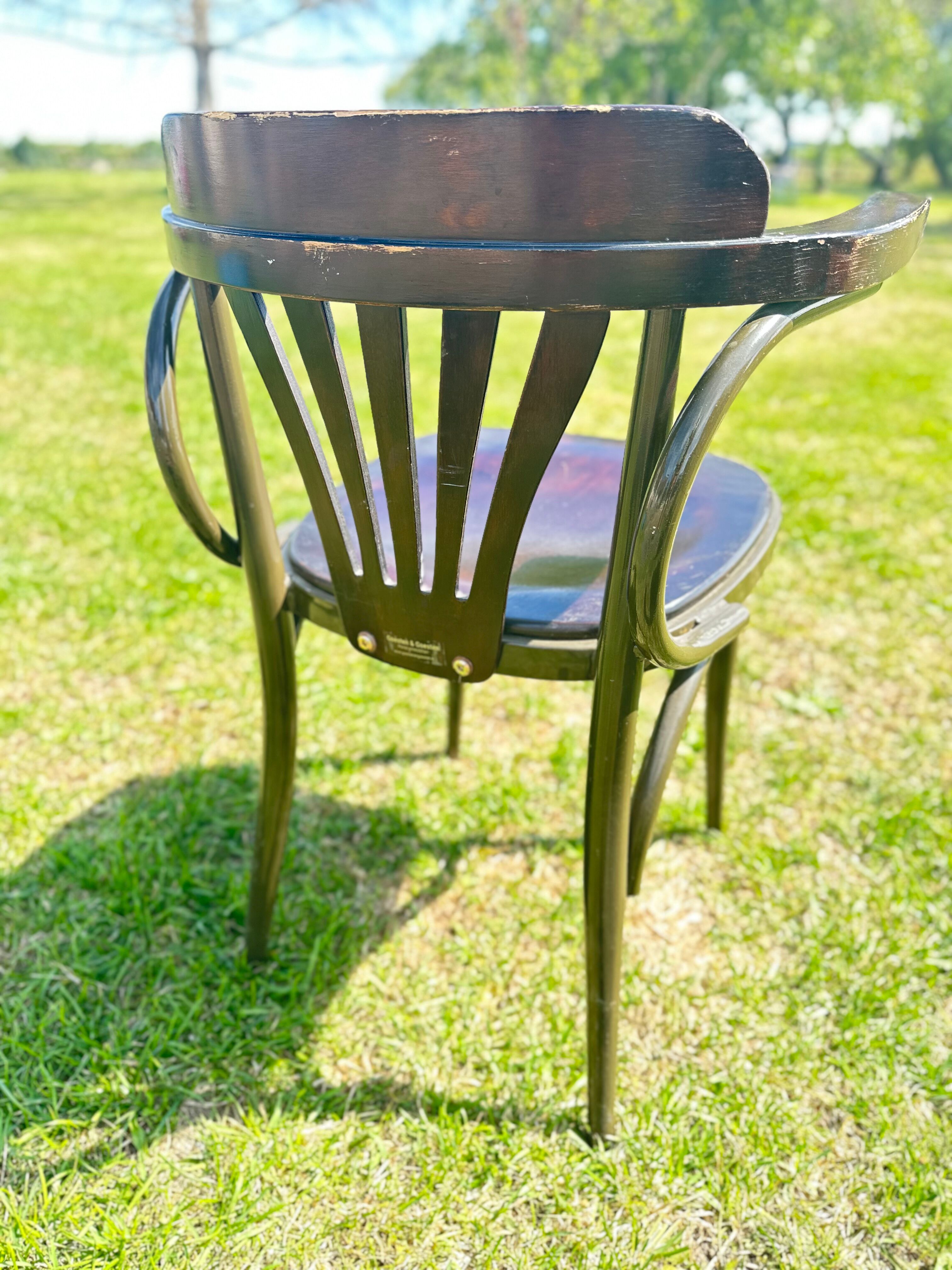 16 Unique Bistro chairs with metal legs