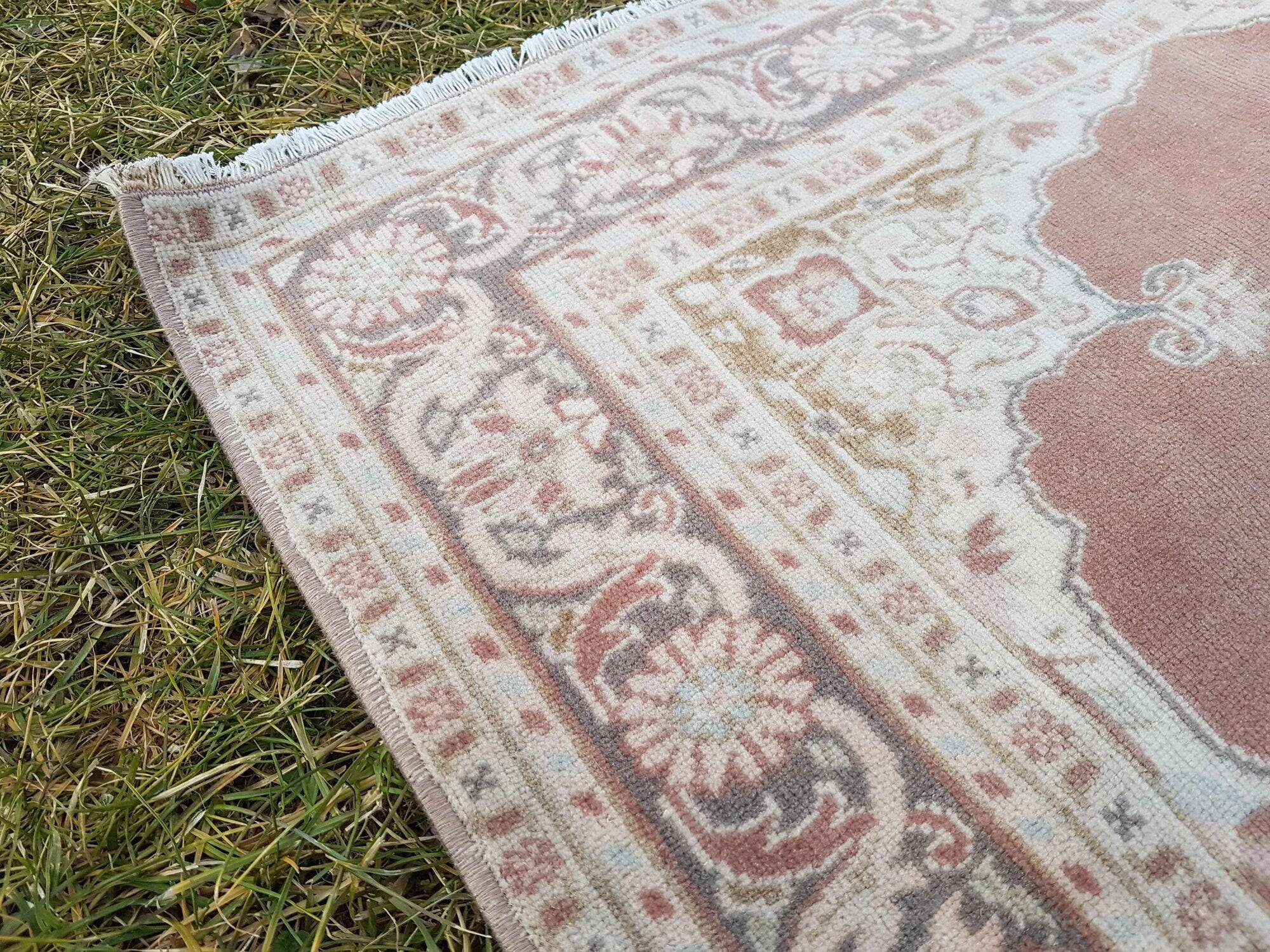 Vintage Turkish handmade rug 93x151 cm