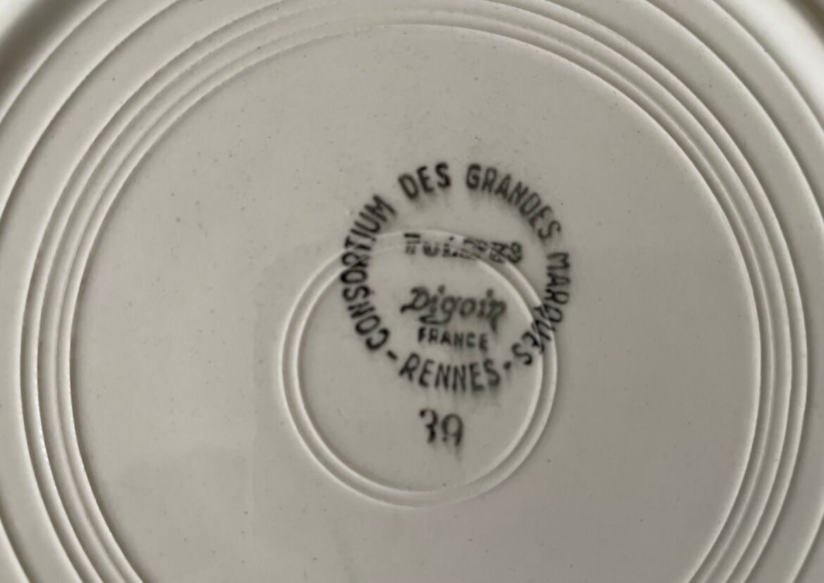 Flat plates Digoin tulips