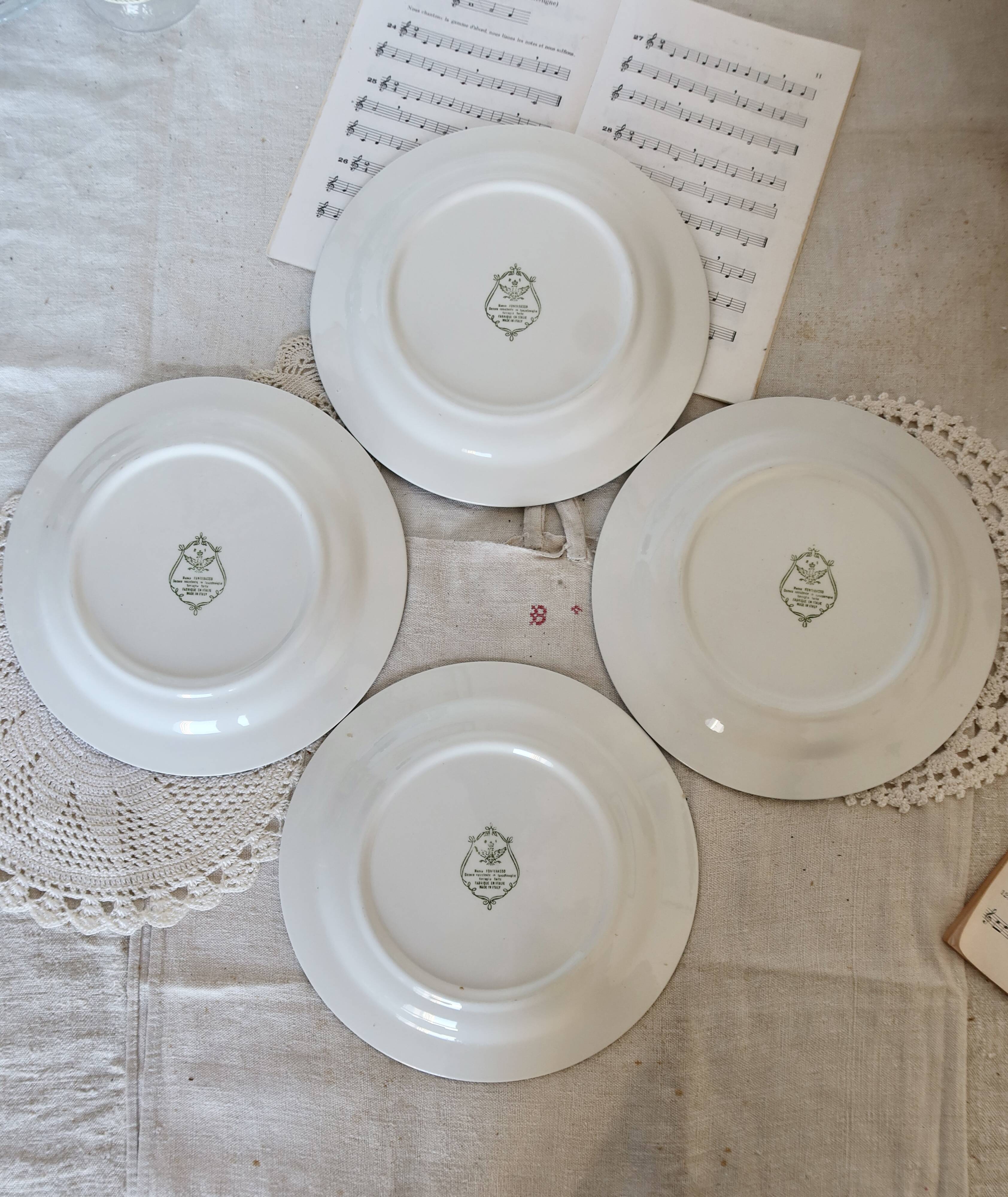 4 vintage Italian blue and white porcelain Nueva Fontebasso dinner plates