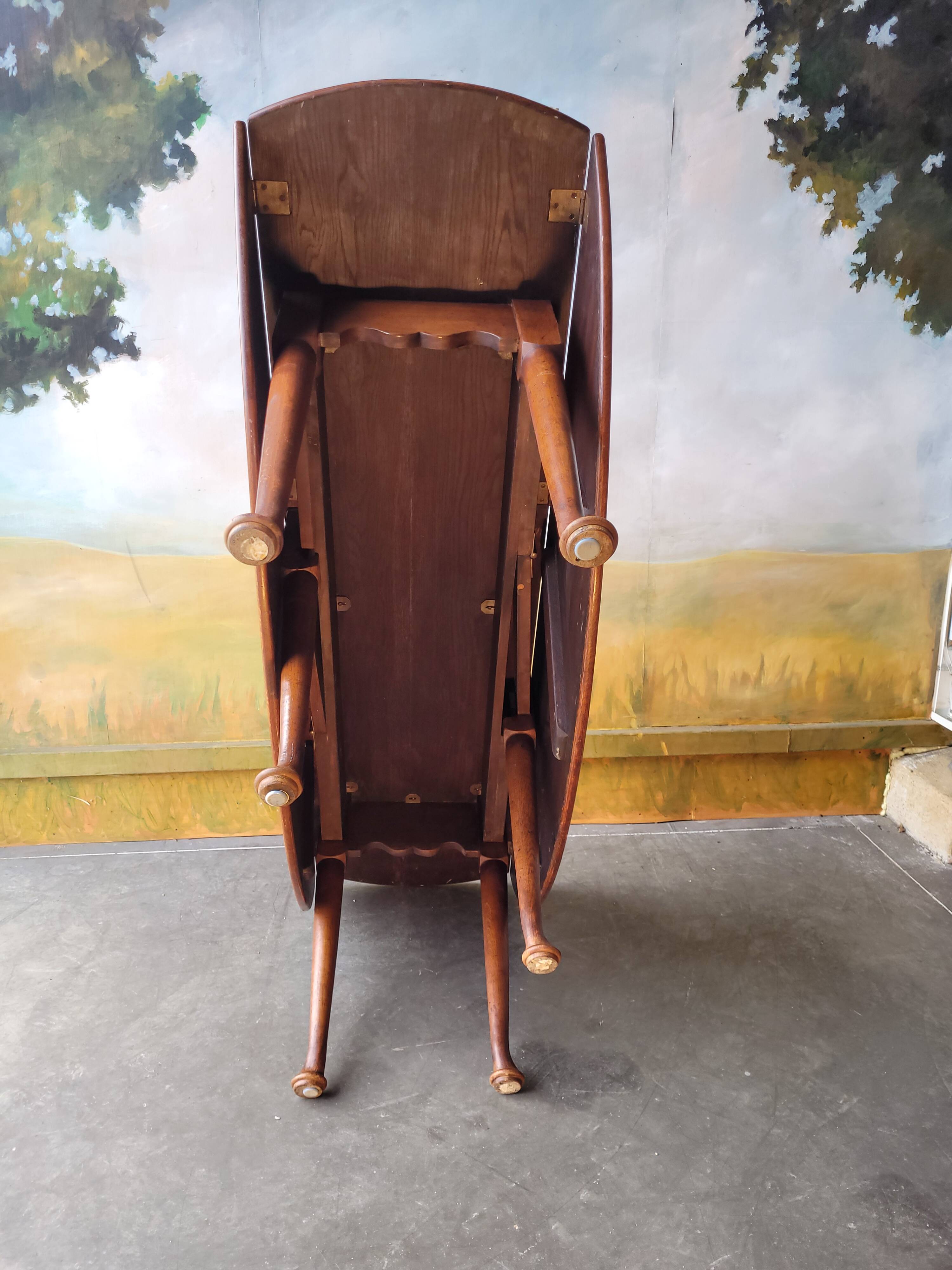 Amazing 19th century oval oak table
