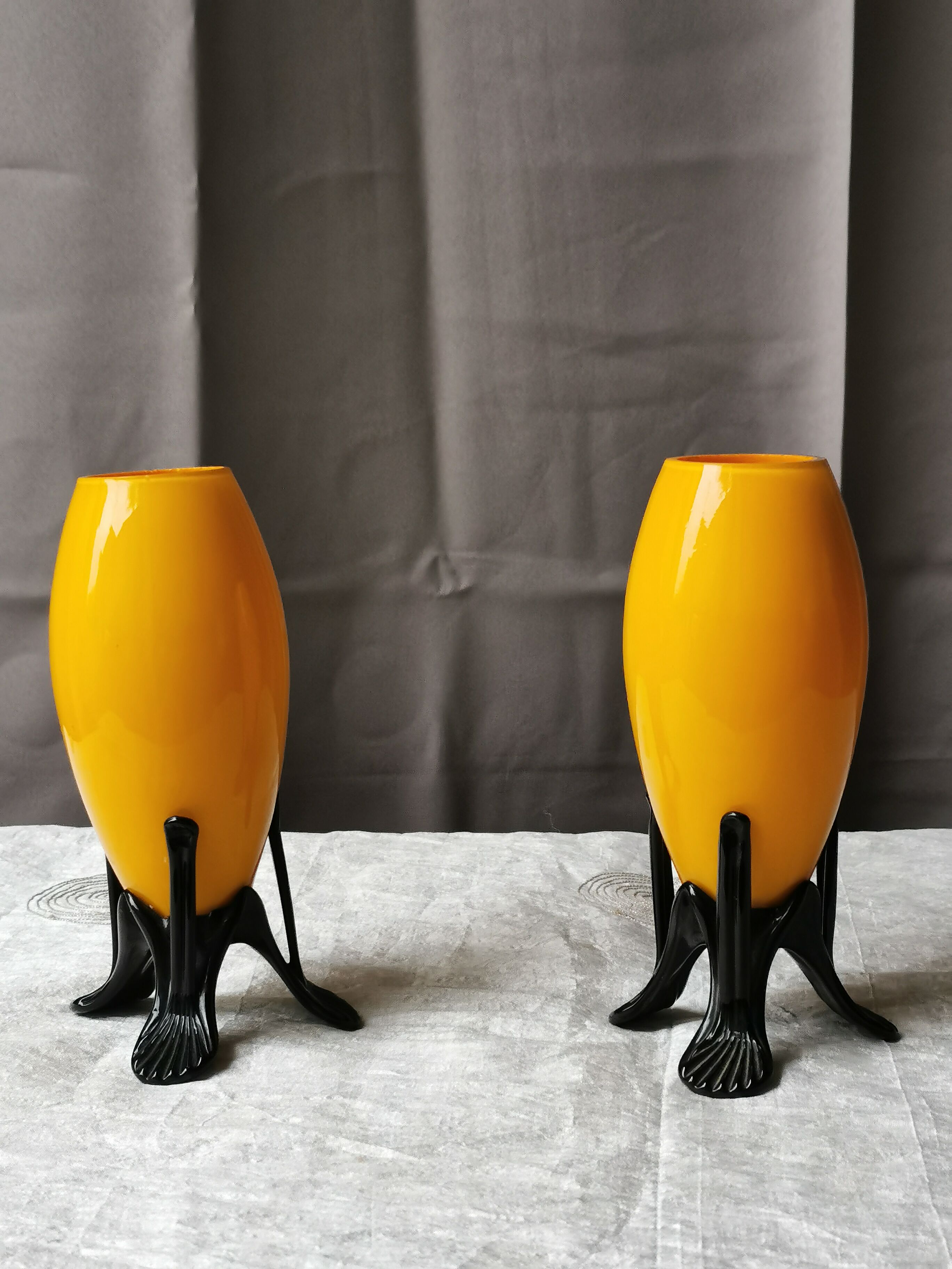 Pair of yellow vases "mickaël powolny and loetz"