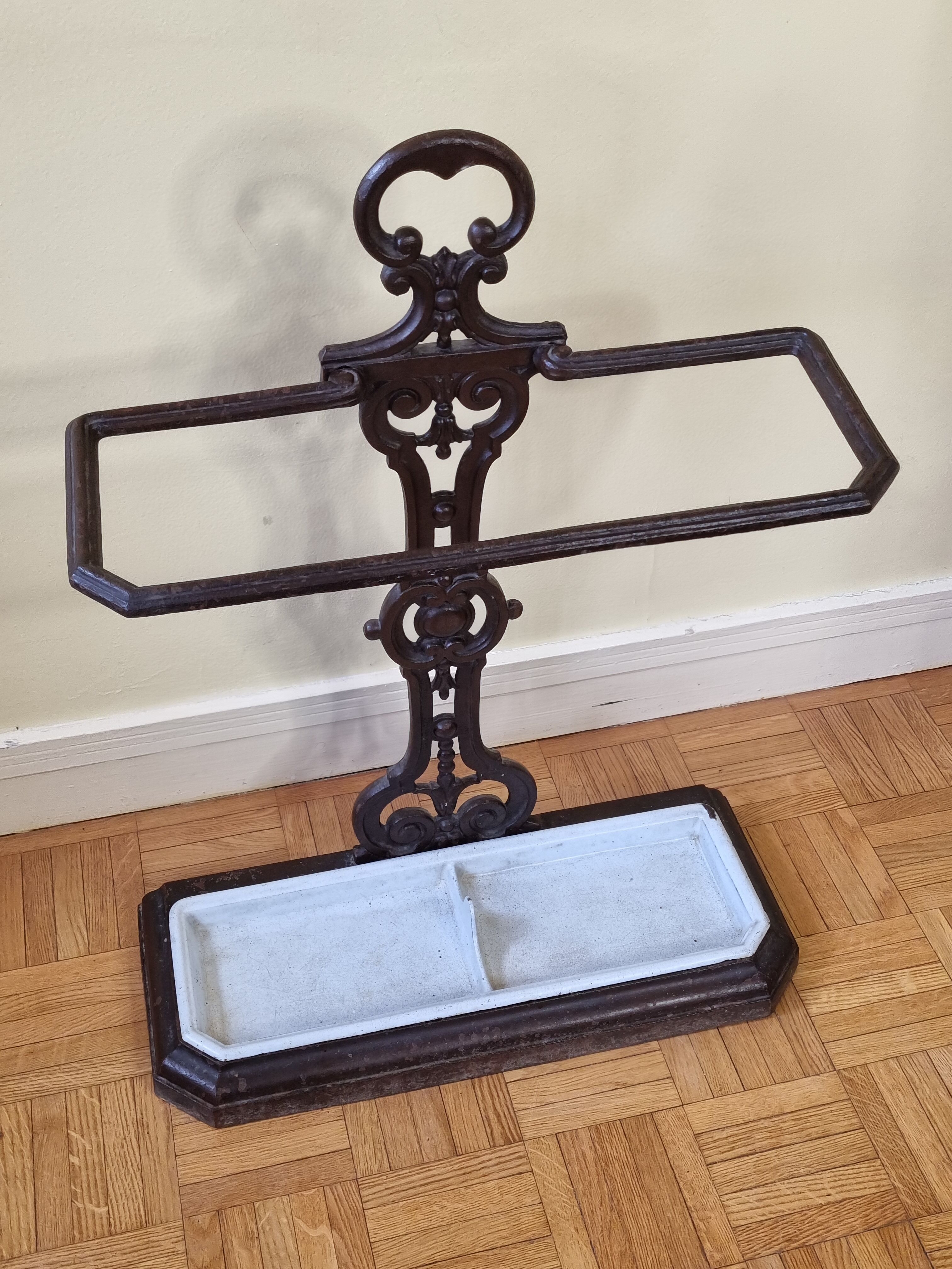 Art Deco cast iron umbrella stand, 1930