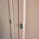 Armoire pieds compas rose mercerie