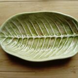 Leaf-shaped slip cup