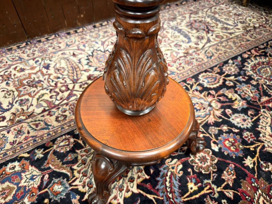 Classic Old English Pied De Stalle Plant Stand