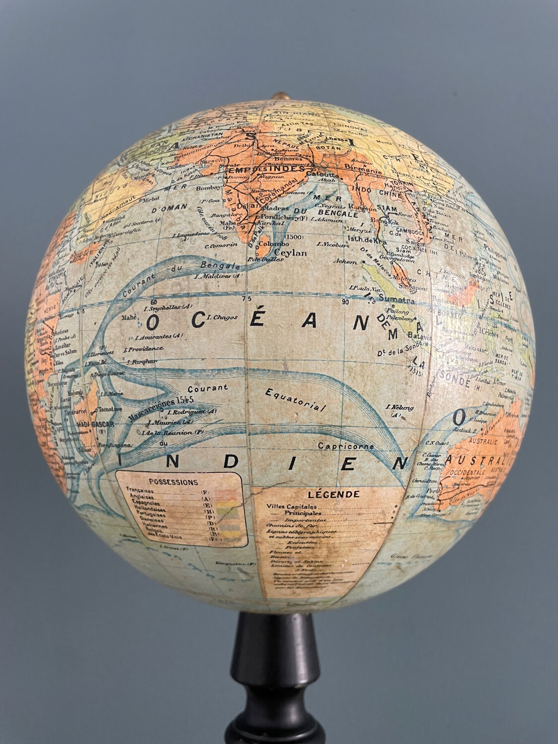 Terrestrial globe world map geographer Forest XIXth