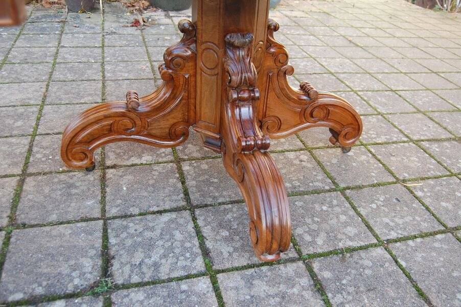 Napoleon III walnut table with central leg and 3 extensions, 14 place settings, late 19th century