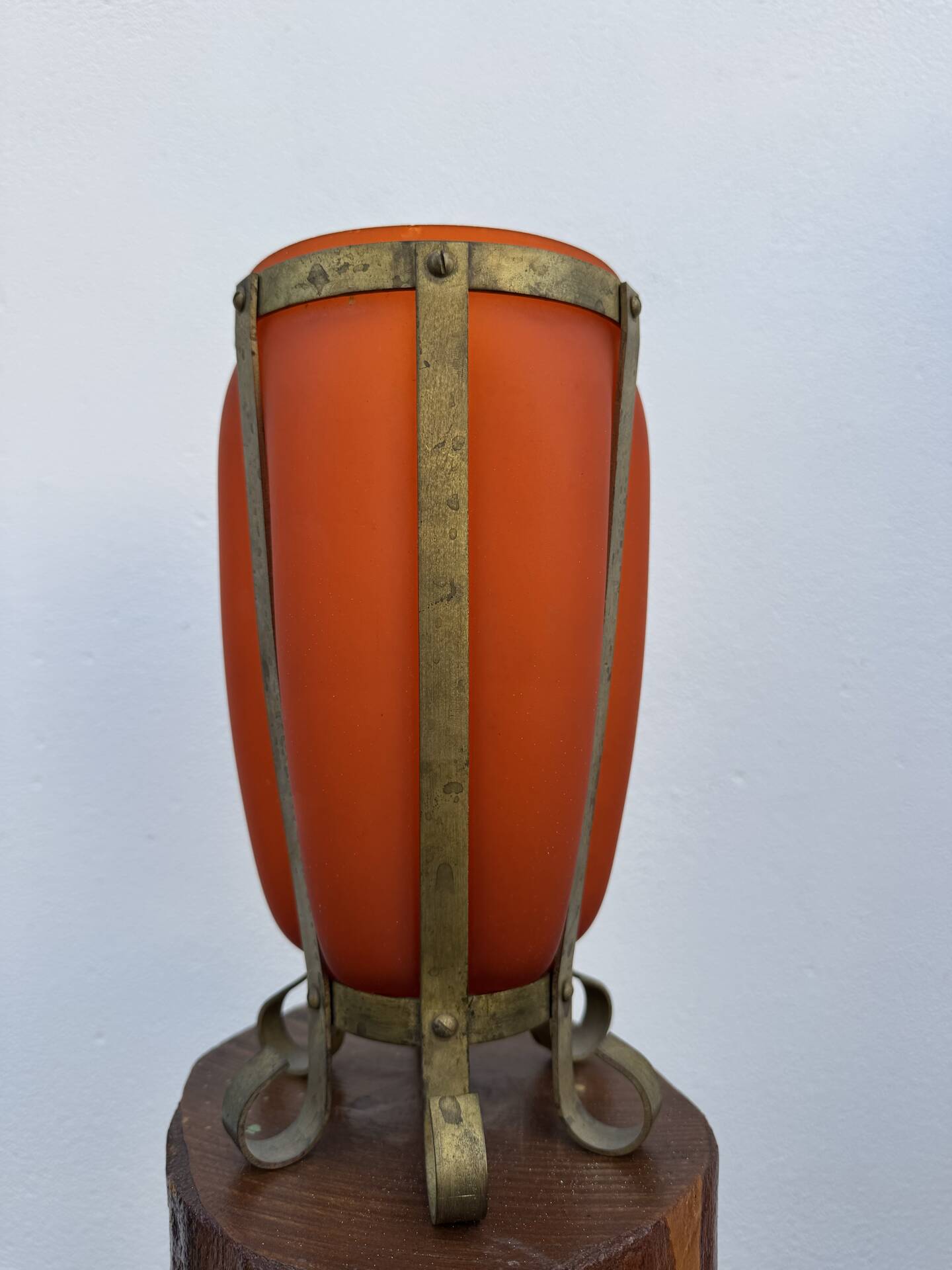 Vase à monture pâte de verre laiton années 60