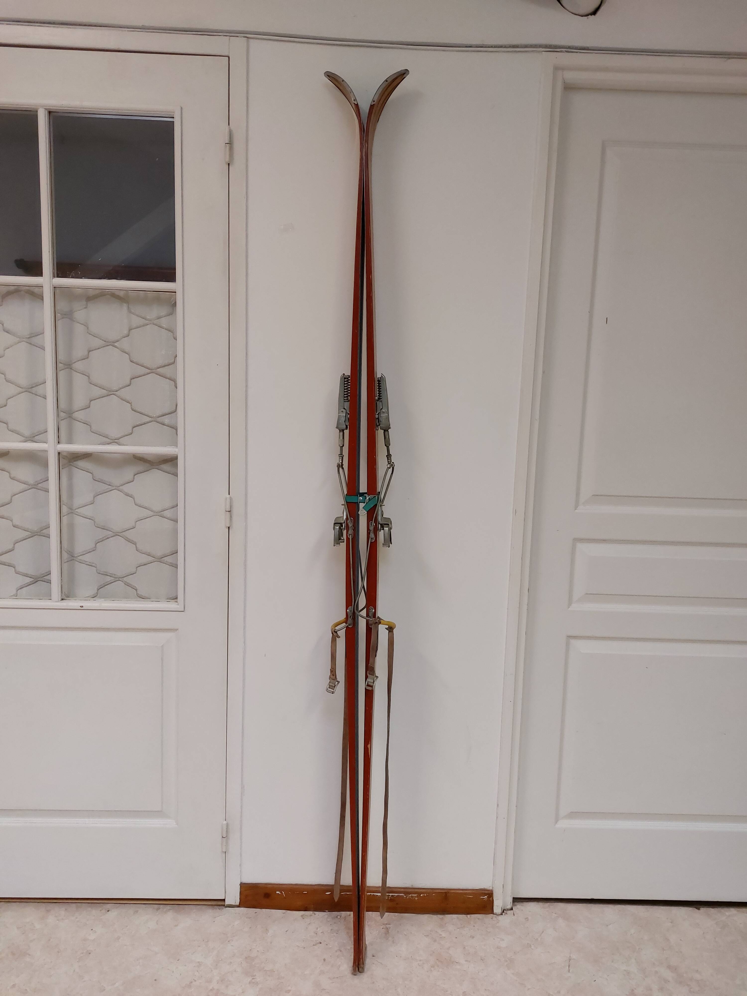 Vintage wooden skis Rossignol Hickory Olympic model 204 cm