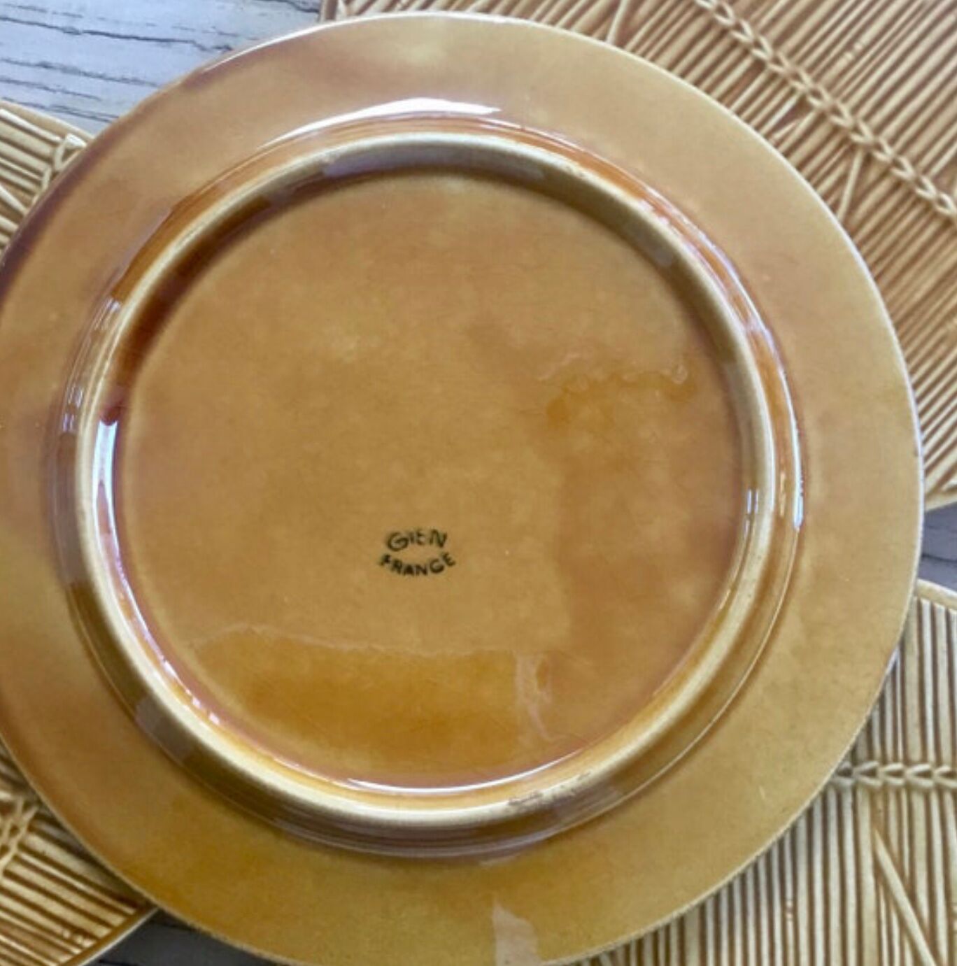8 vintage Gien cheese plates france
