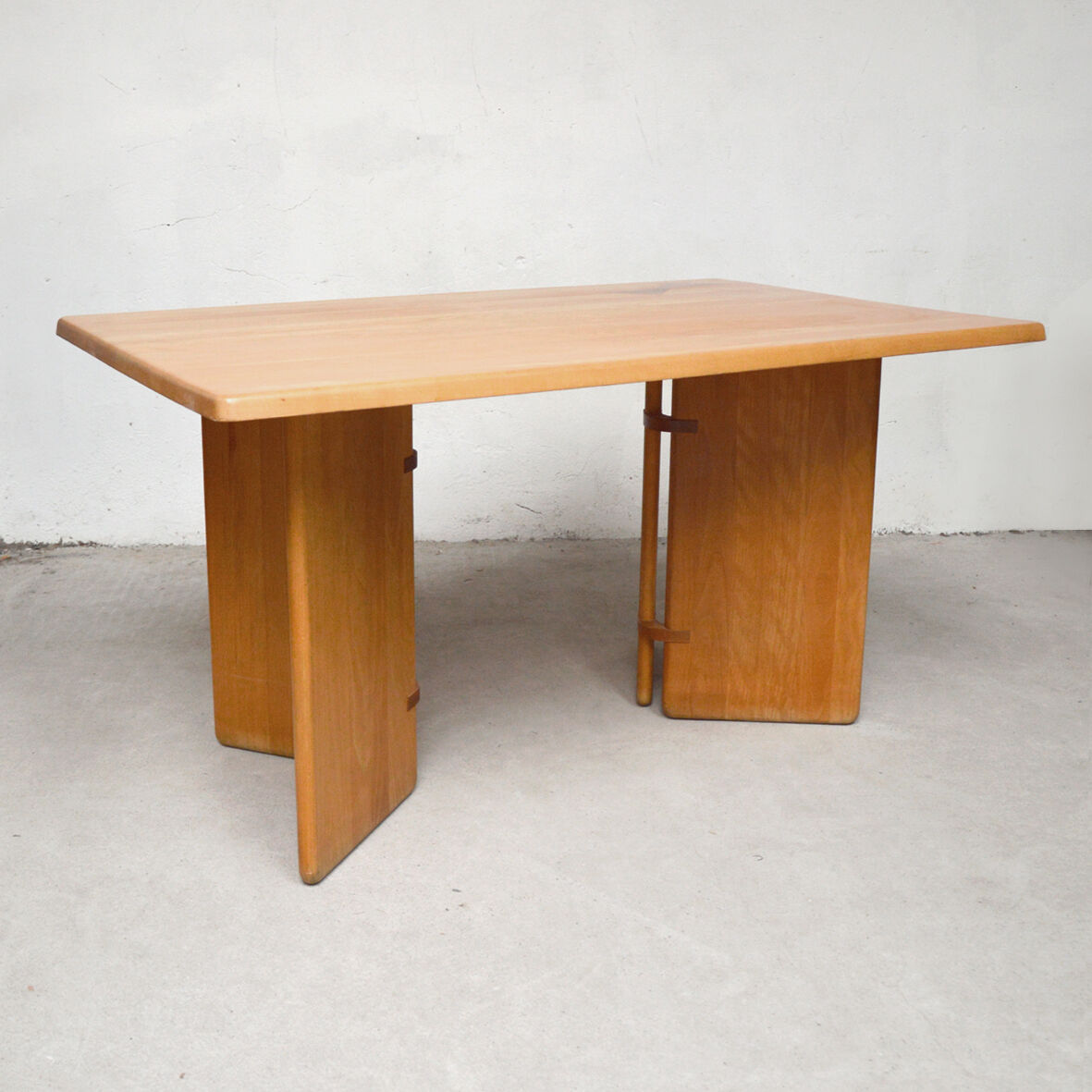 Table 6 people in solid beech, 1980