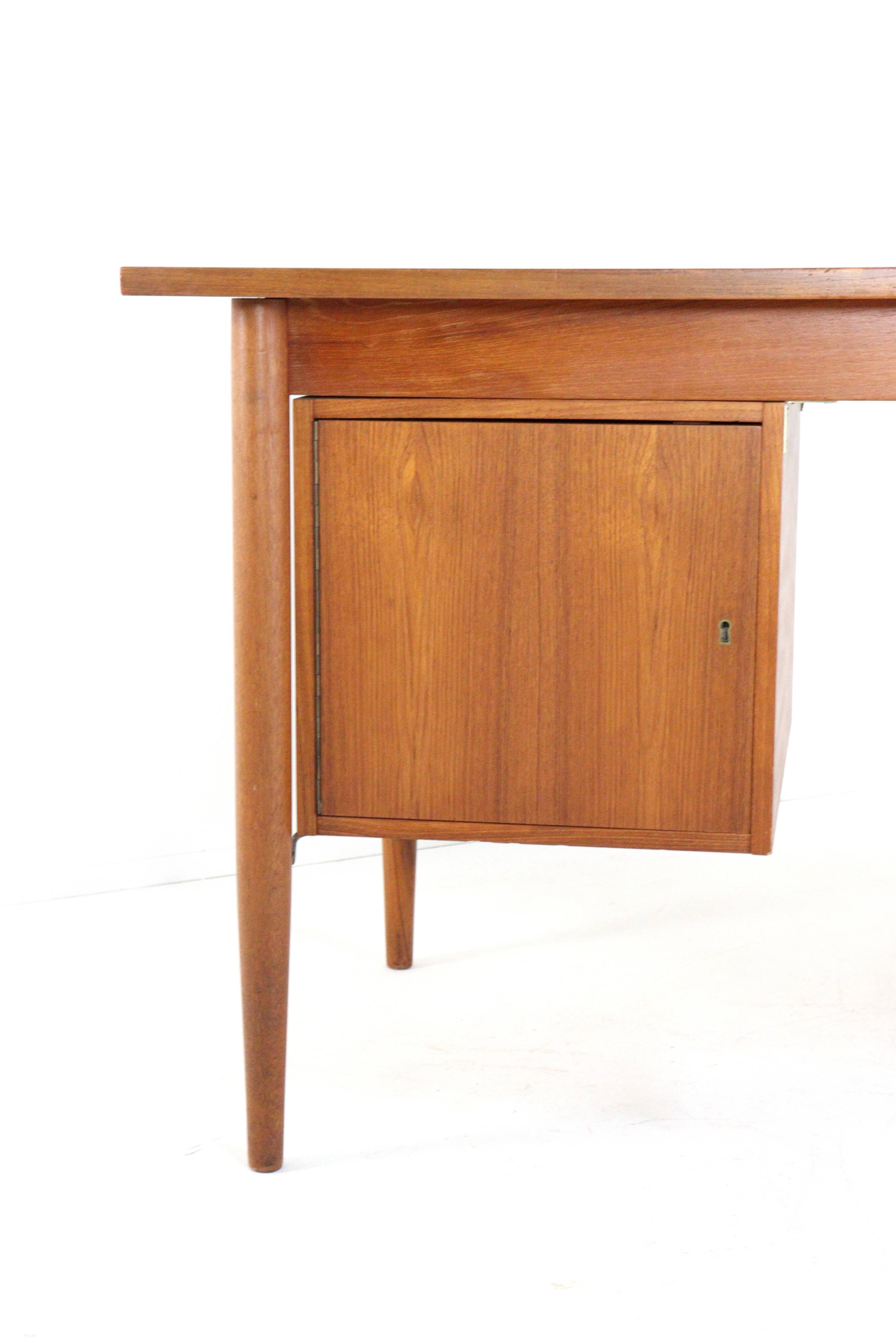 Gunnar Nielsen designer teak desk Tibergaard 'Hesselballe'