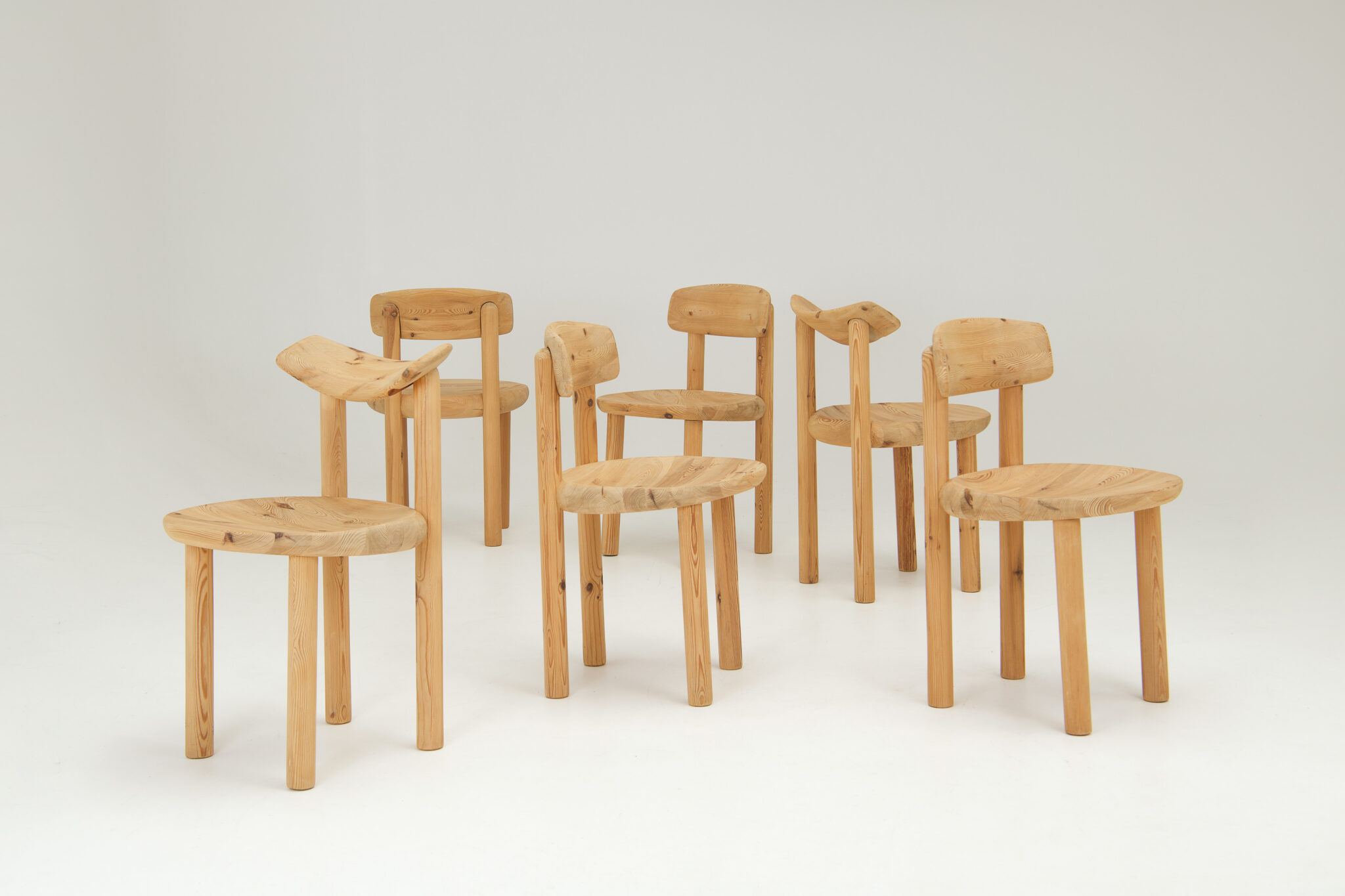 Set of 6 dining chairs in pine