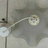 Tulip-shaped hanging lamp
