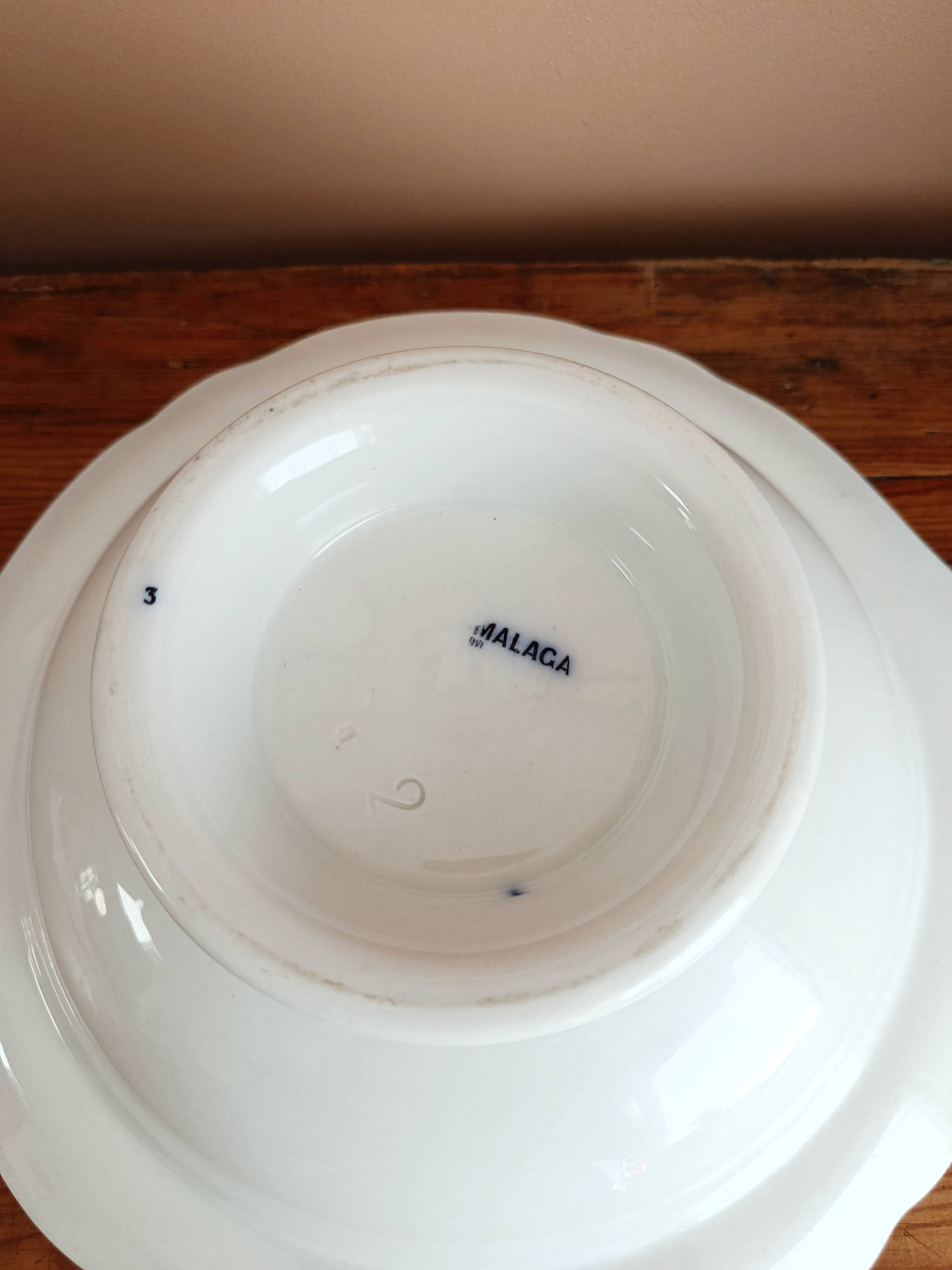 Bowl, earthenware salad bowl from Petrus Regout, Malaga.