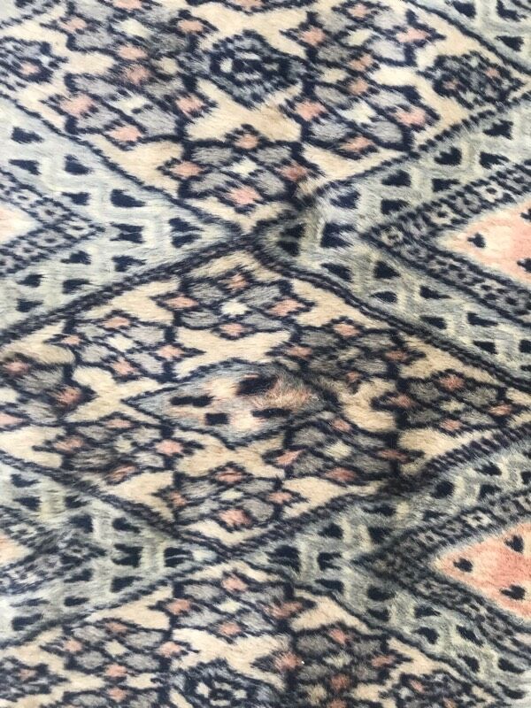 Handmade Pakistani vintage rug - 122x182 cm