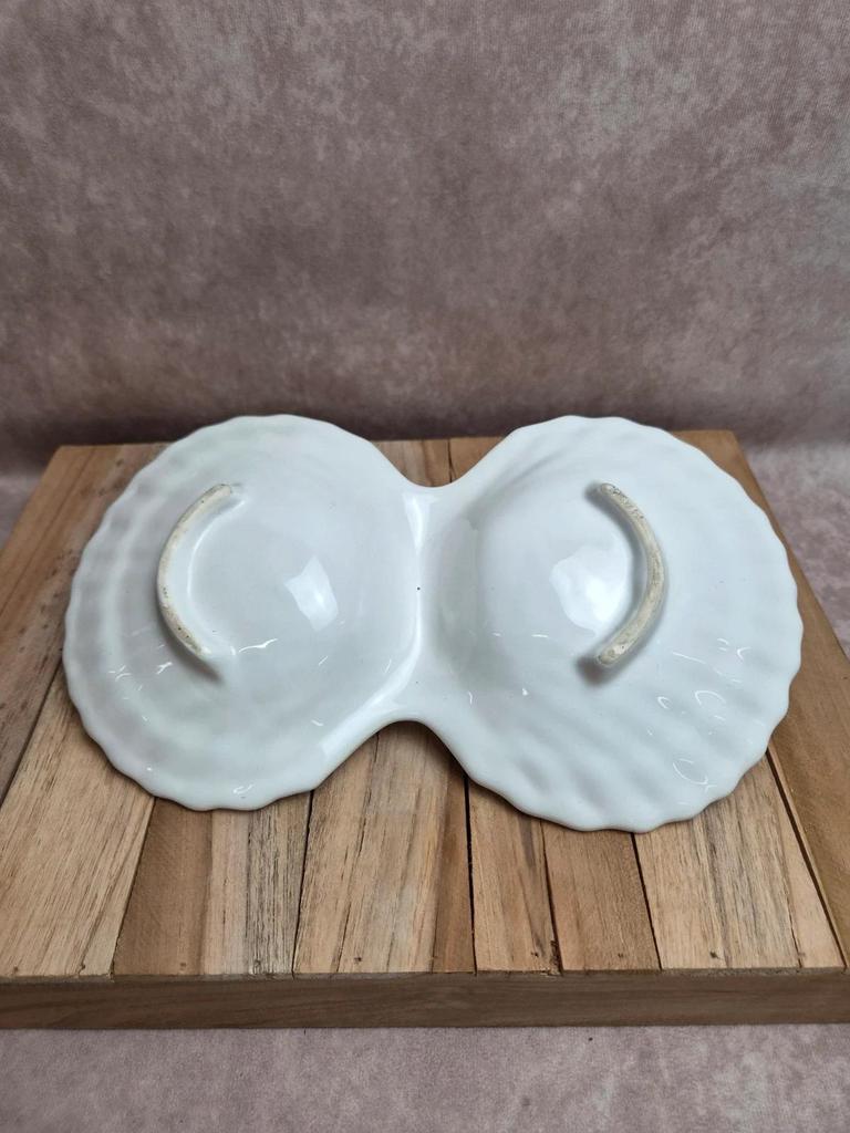 Vintage shell-shaped porcelain white aperitif display stand