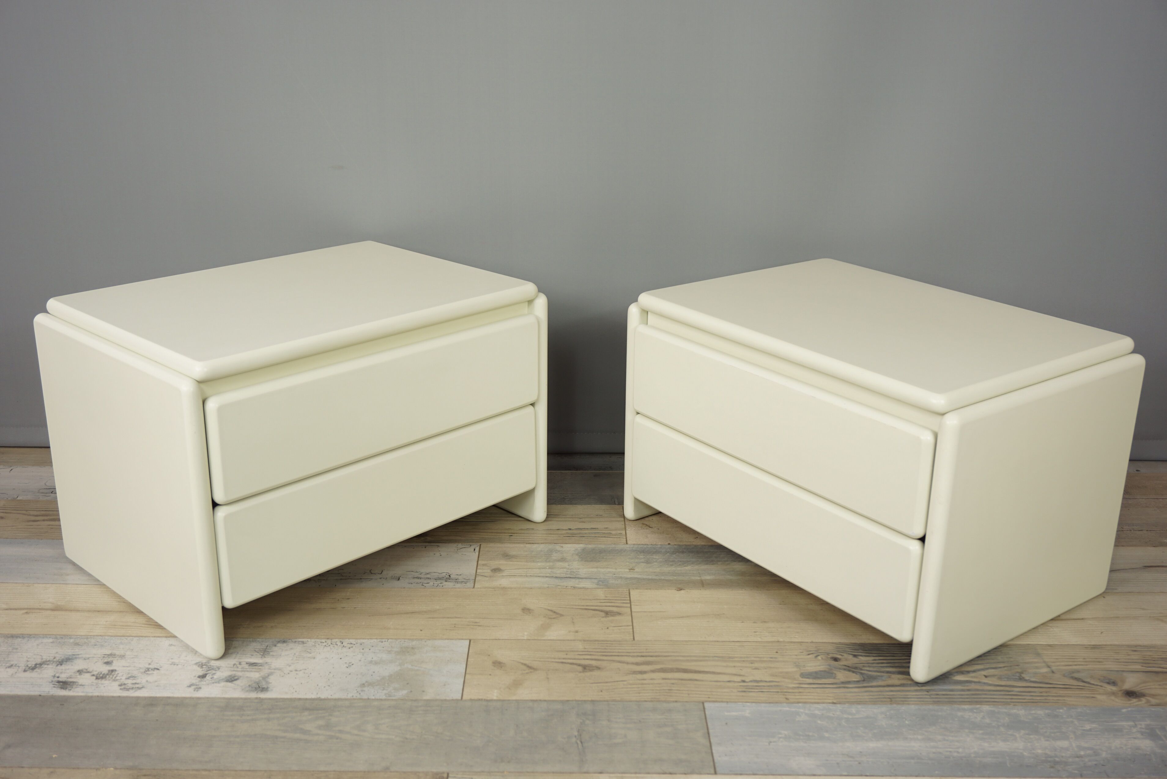 Pair of nightstands 80s