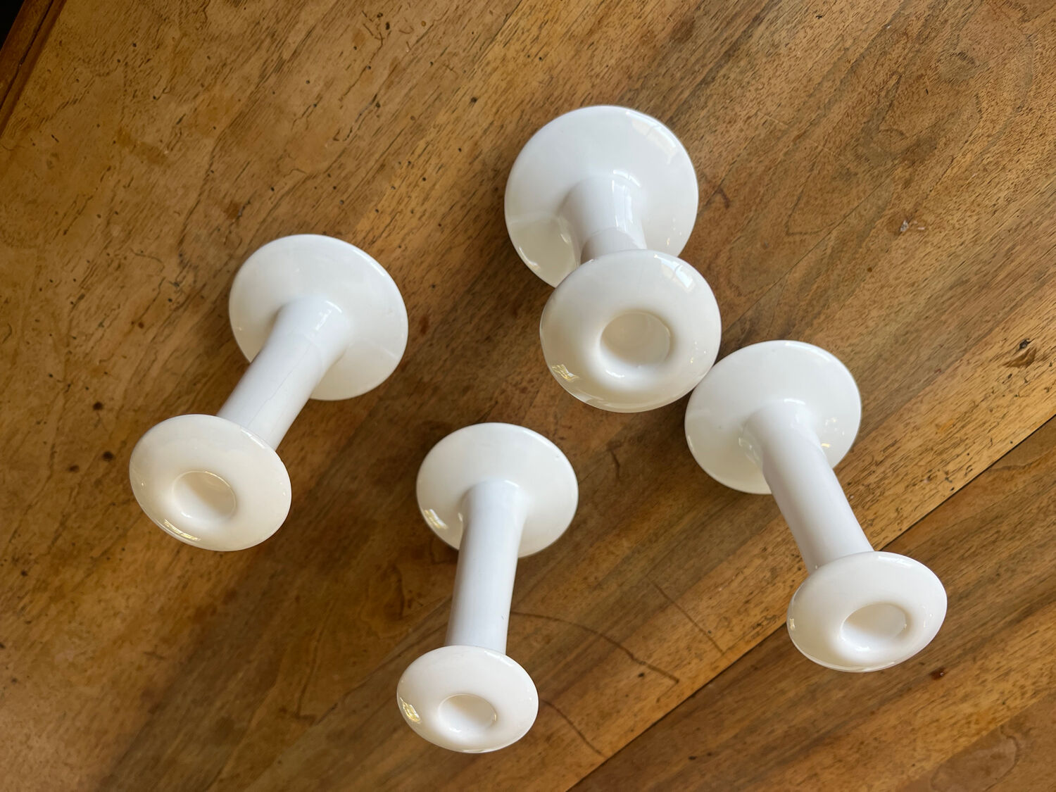 Set of 4 white ceramic candle holders