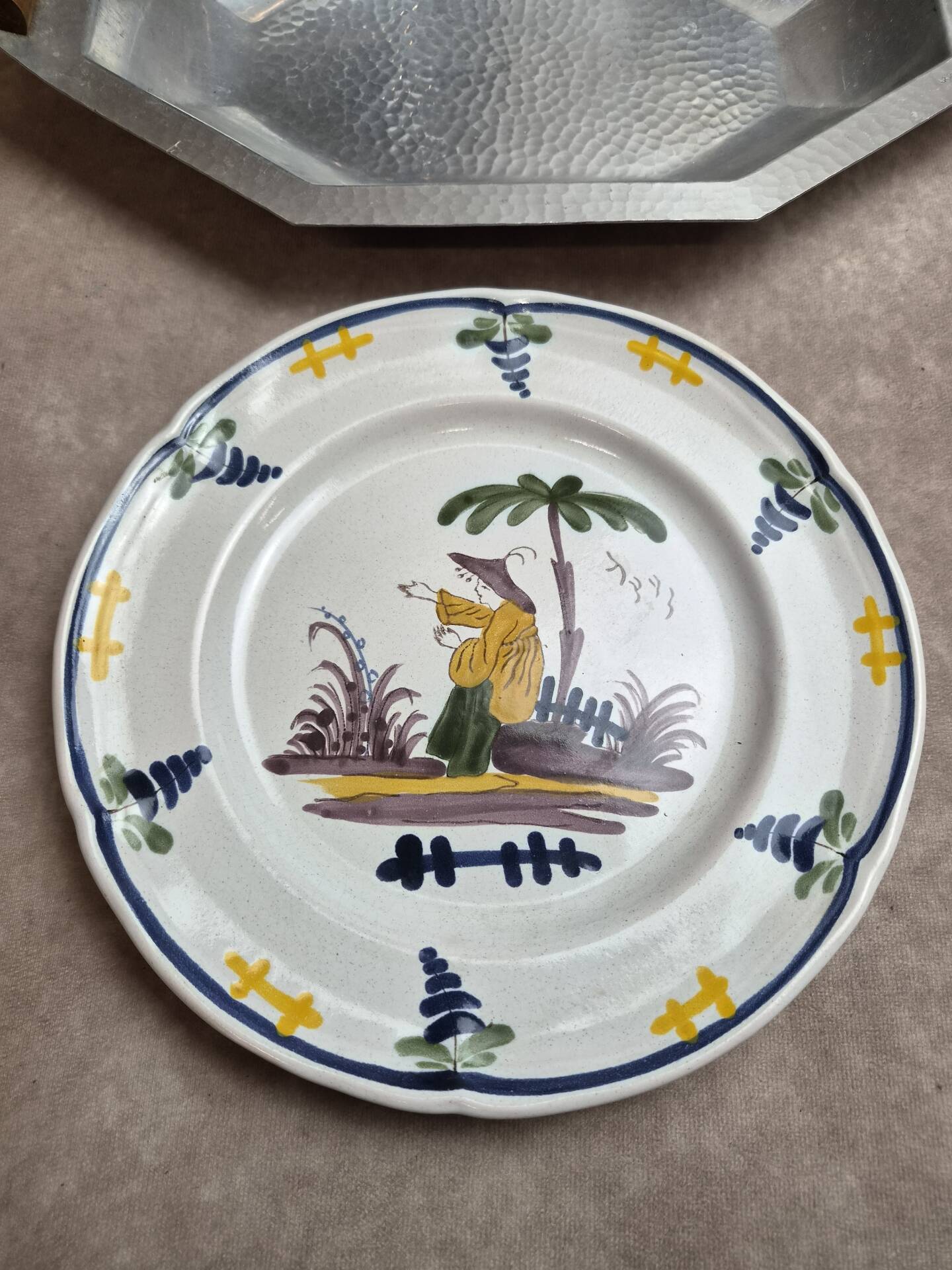 Reserved lot of 4 vintage items.