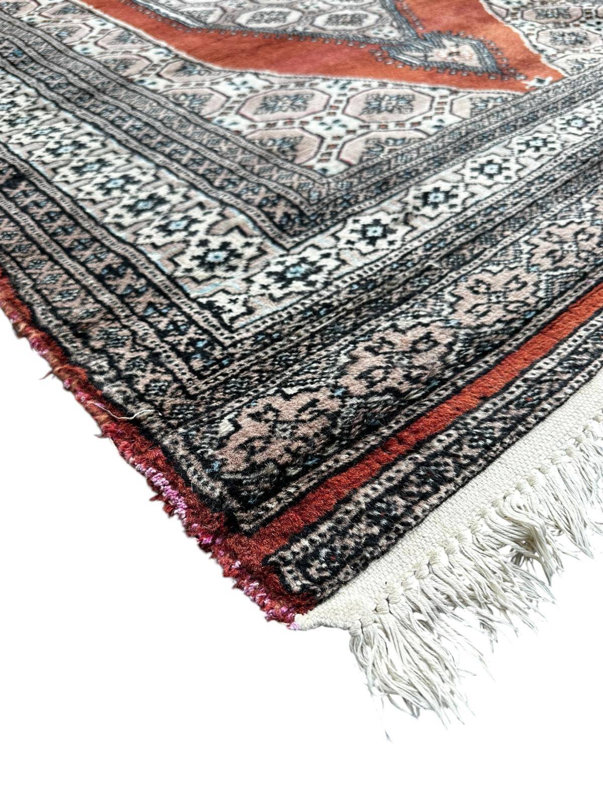 Handmade Pakistani rug 120cm x 200cm