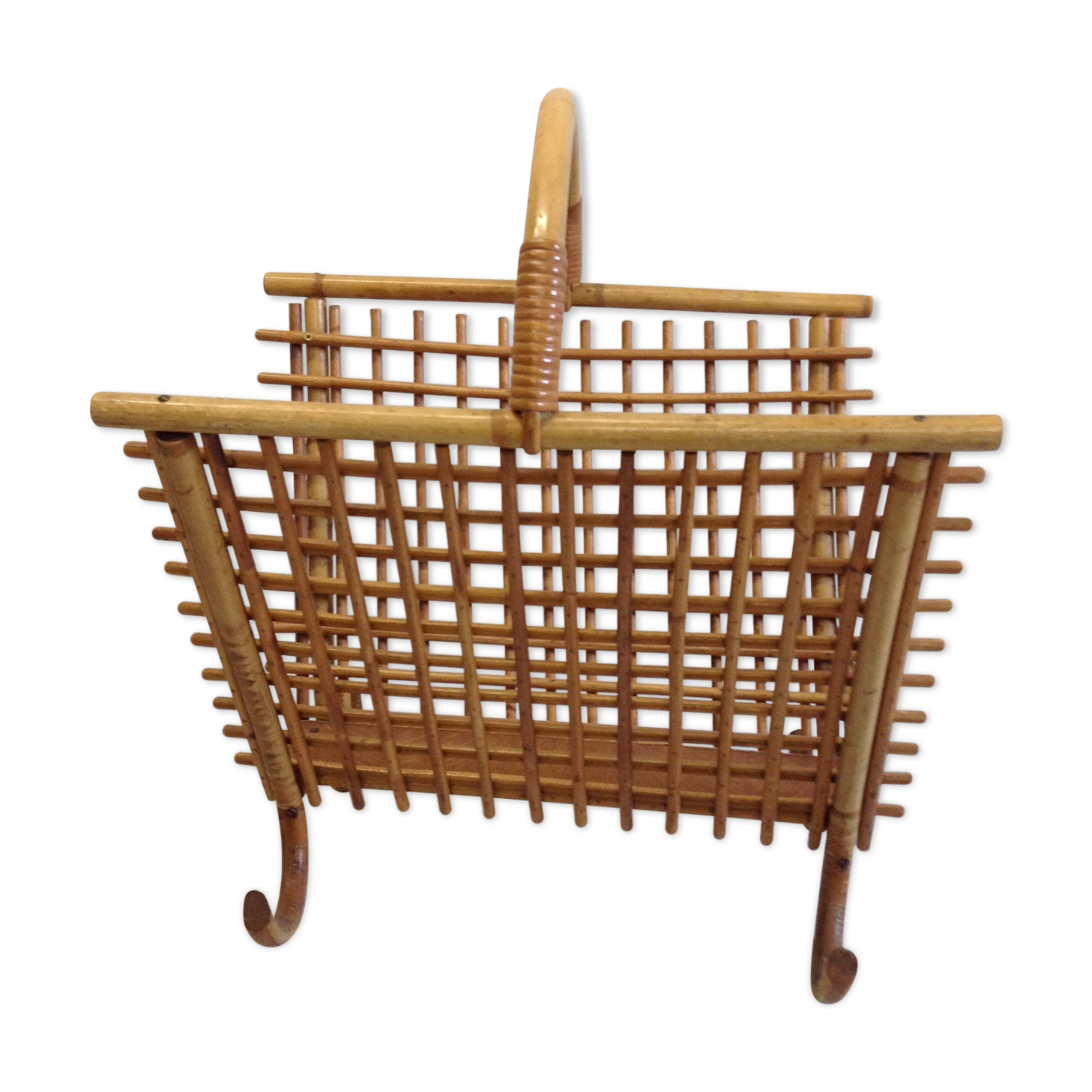 Wicker magazine rack
