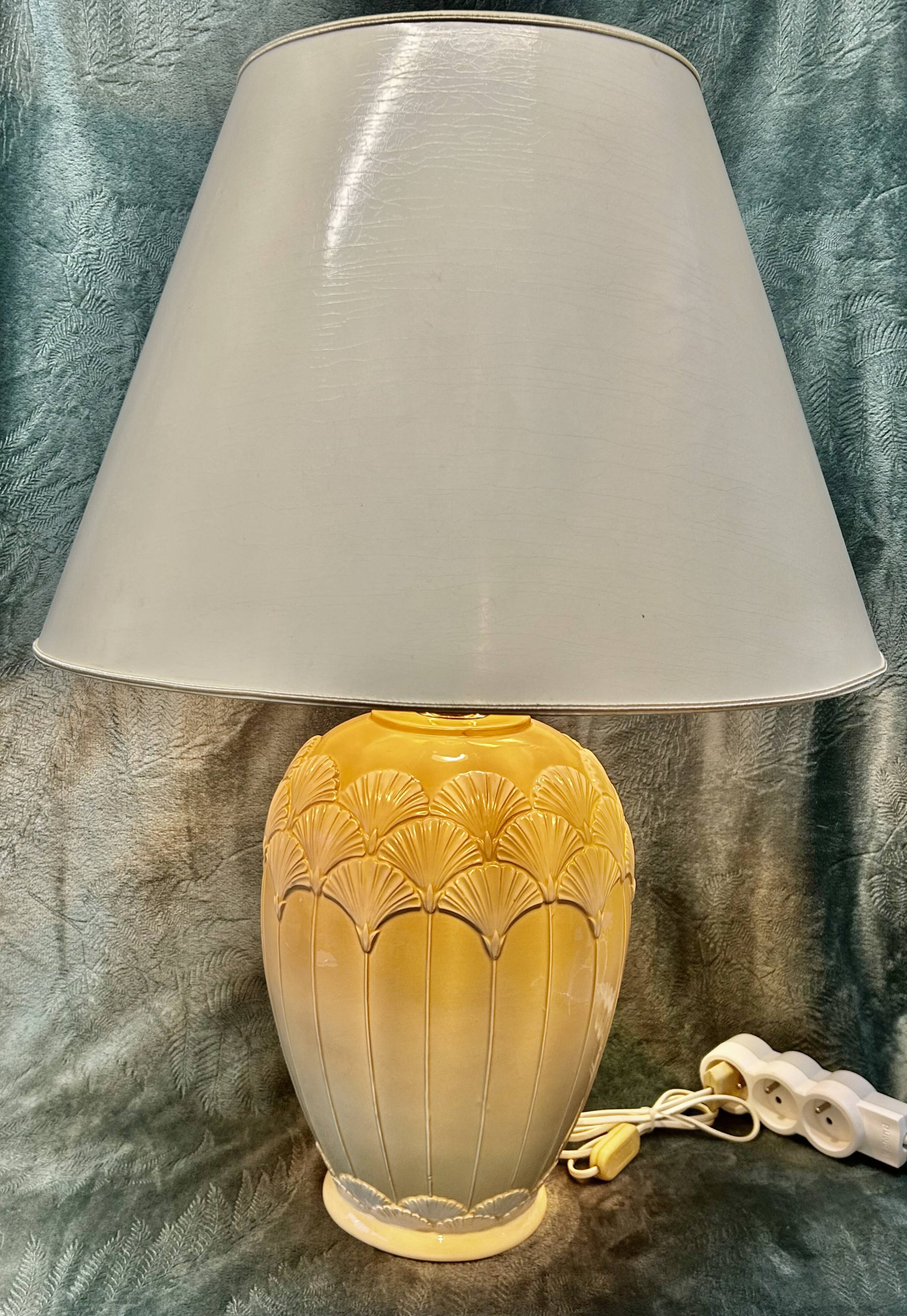 Pair of cream ceramic lamps, 1980s, art deco style, Miami light 73