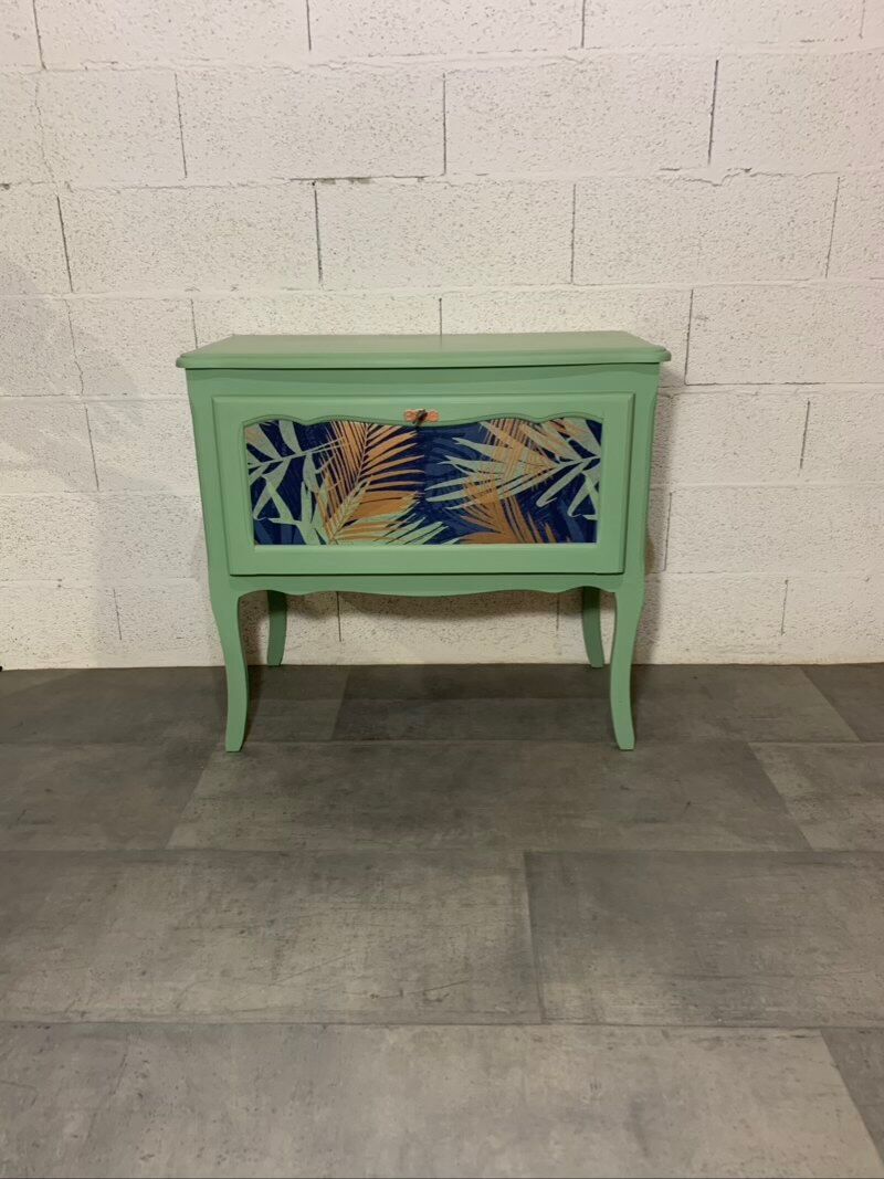 Vintage bar